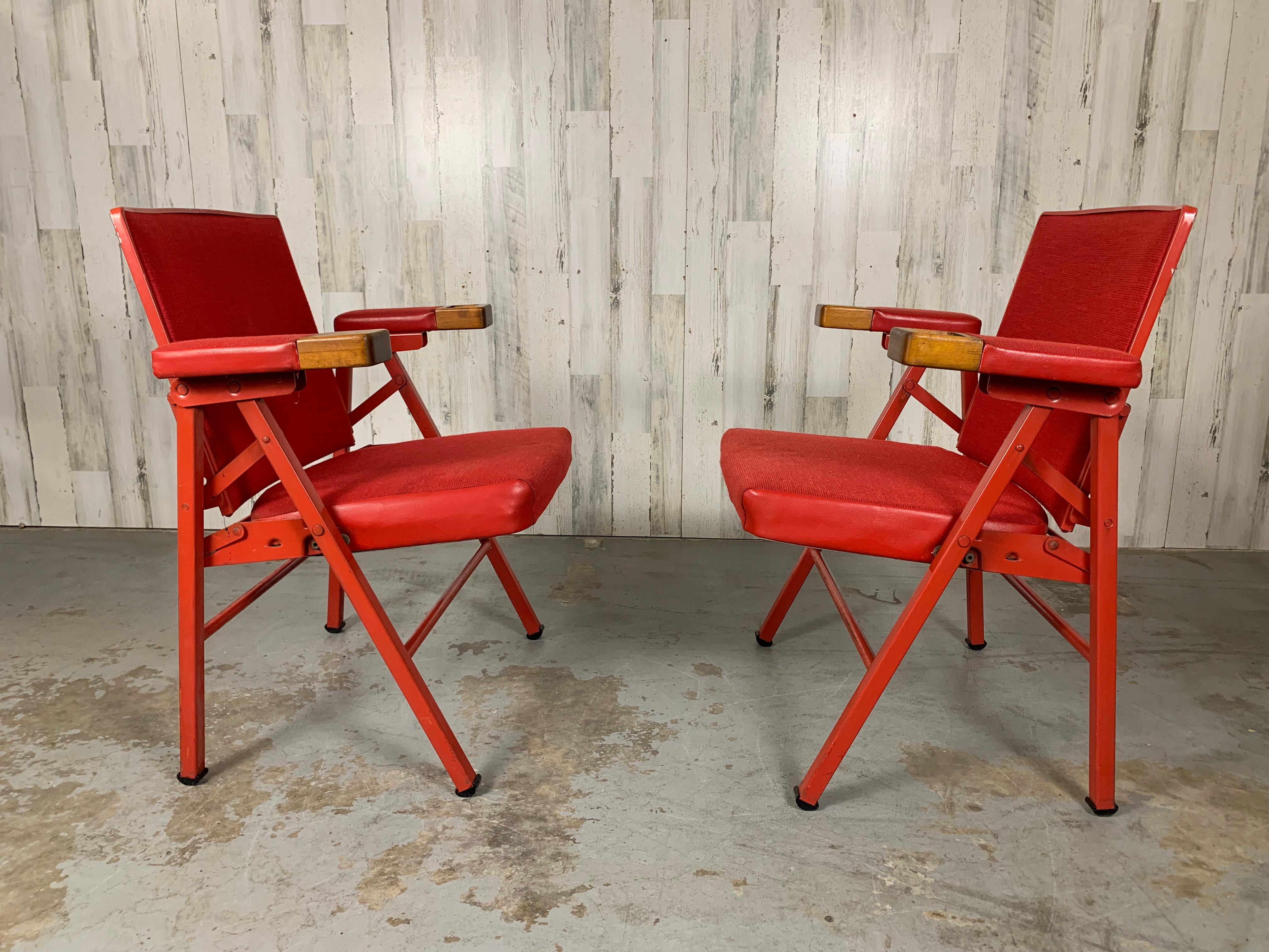 1960's Compass Leg Theater Chairs by American Seating For Sale 2