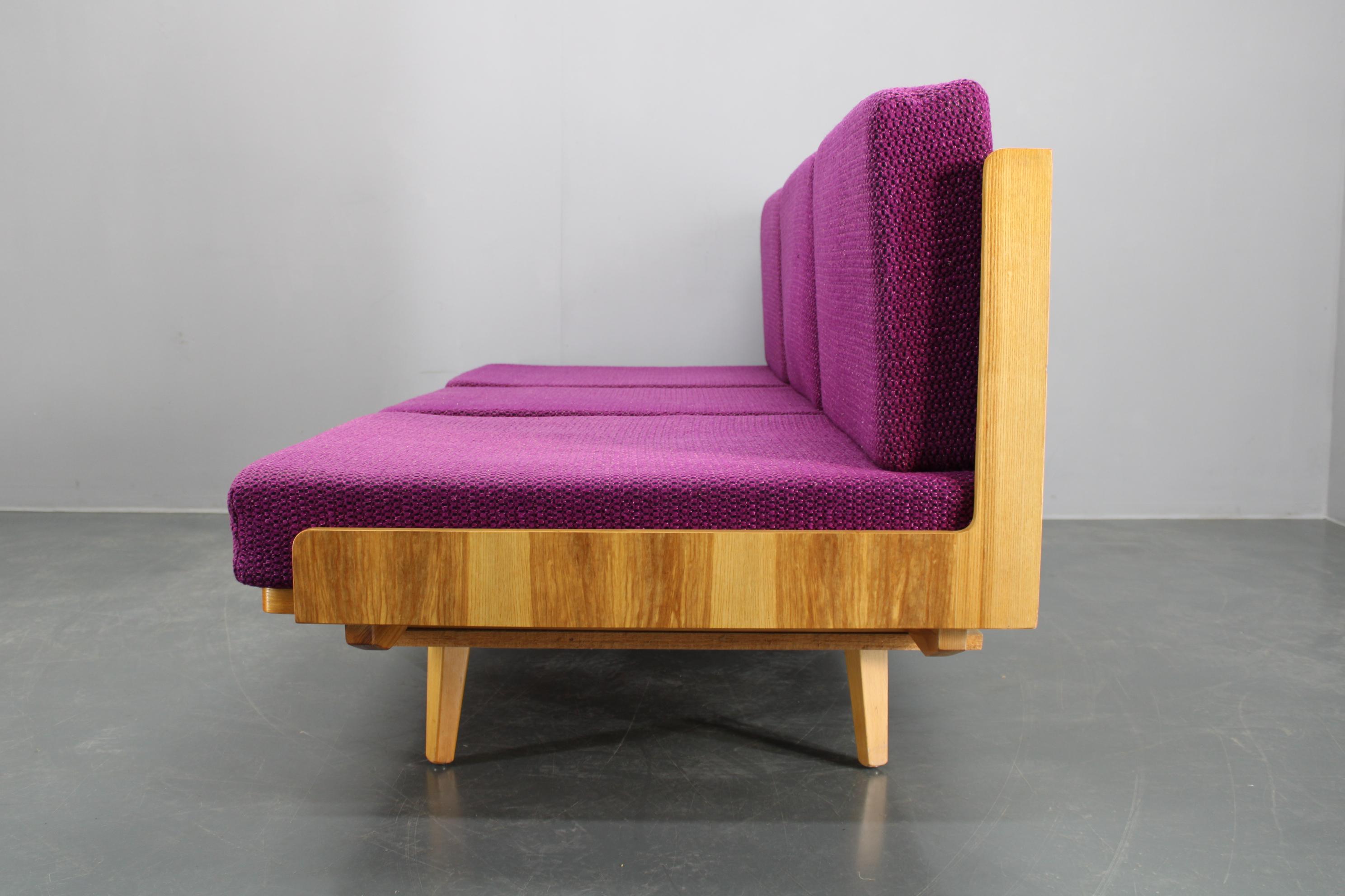 1960er Cabrio 3-Sitzer Sofa von Jitona, Tschechoslowakei im Angebot 9