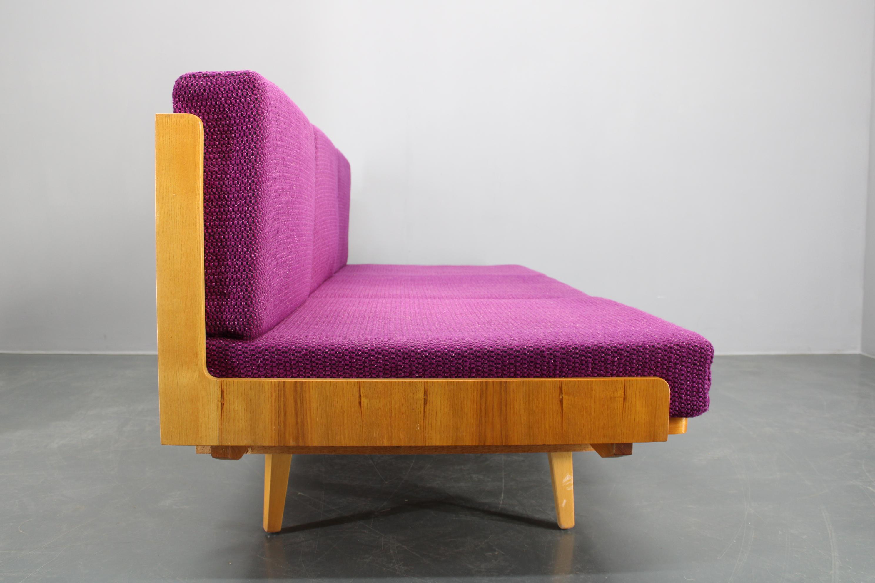 1960er Cabrio 3-Sitzer Sofa von Jitona, Tschechoslowakei im Angebot 11