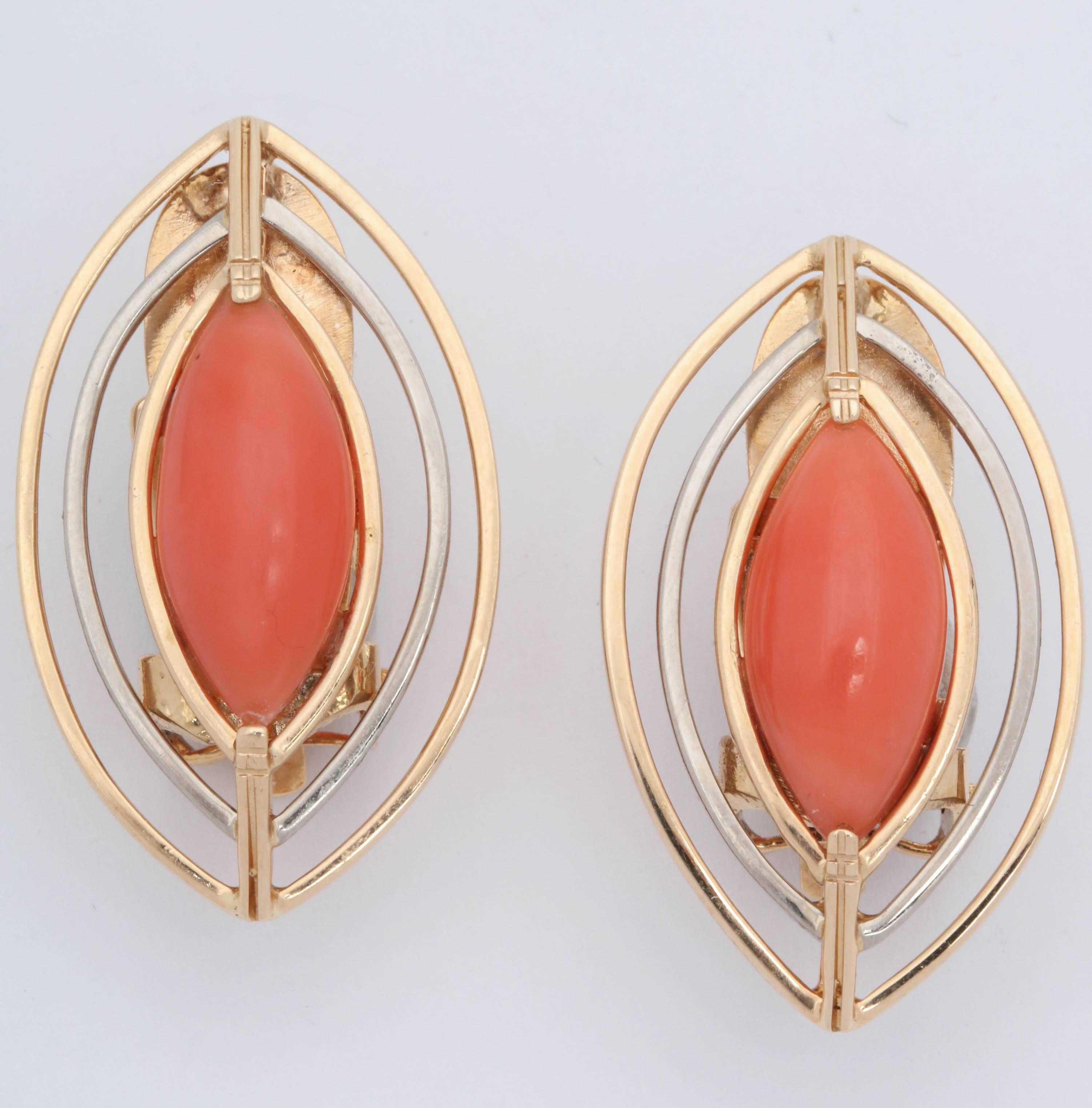 Marquise Cut 1960s Cool Wirework Setting Coral White and Yellow Gold Ring and Earrings Set For Sale