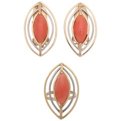 1960s Cool Wirework Setting Coral White and Yellow Gold Ring and Earrings Set