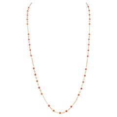 Collana a stazioni di perline vintage in oro giallo 18 carati con corallo degli anni '60