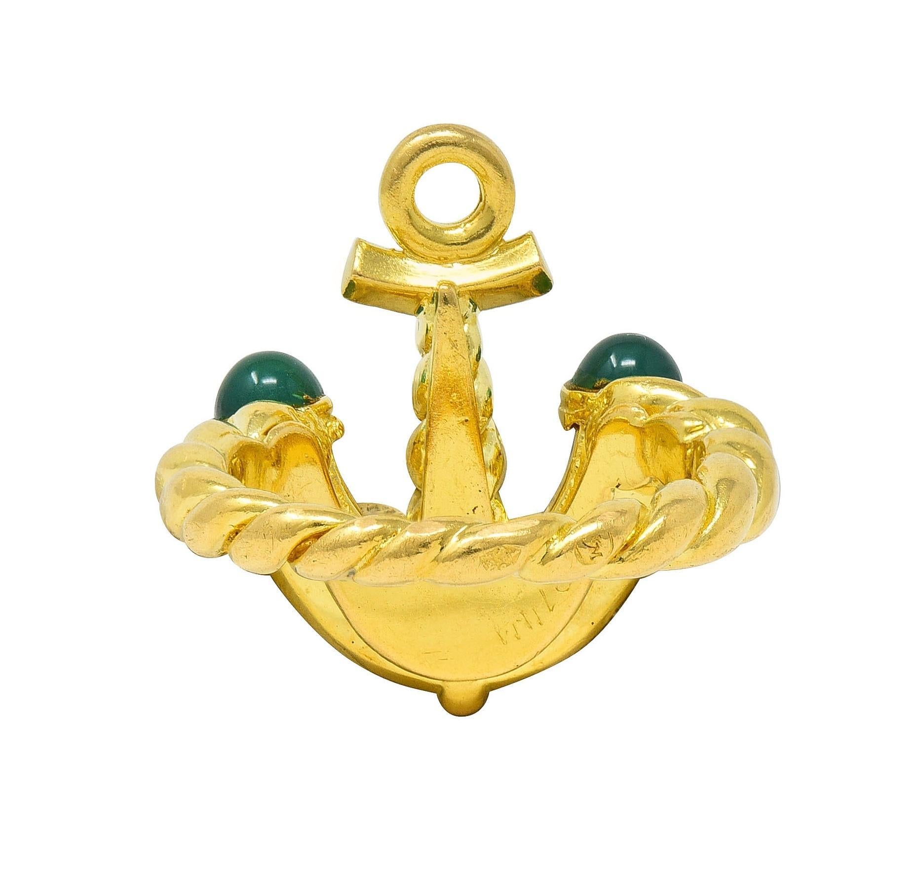 Anello con ancora in corallo e calcedonio in oro giallo 18 carati degli anni '60 In condizioni ottime in vendita a Philadelphia, PA