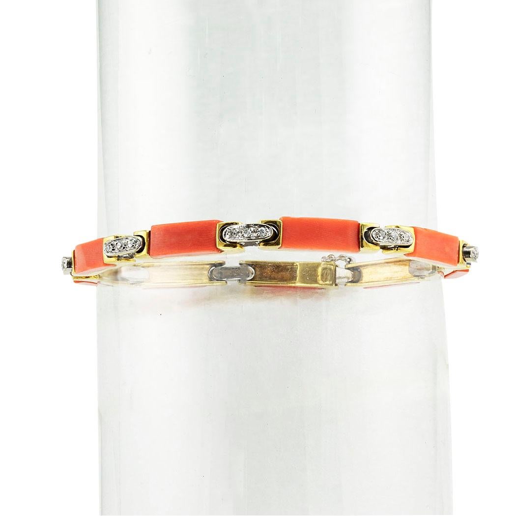 Round Cut 1960s Coral Diamond Yellow Gold Link Bracelet For Sale