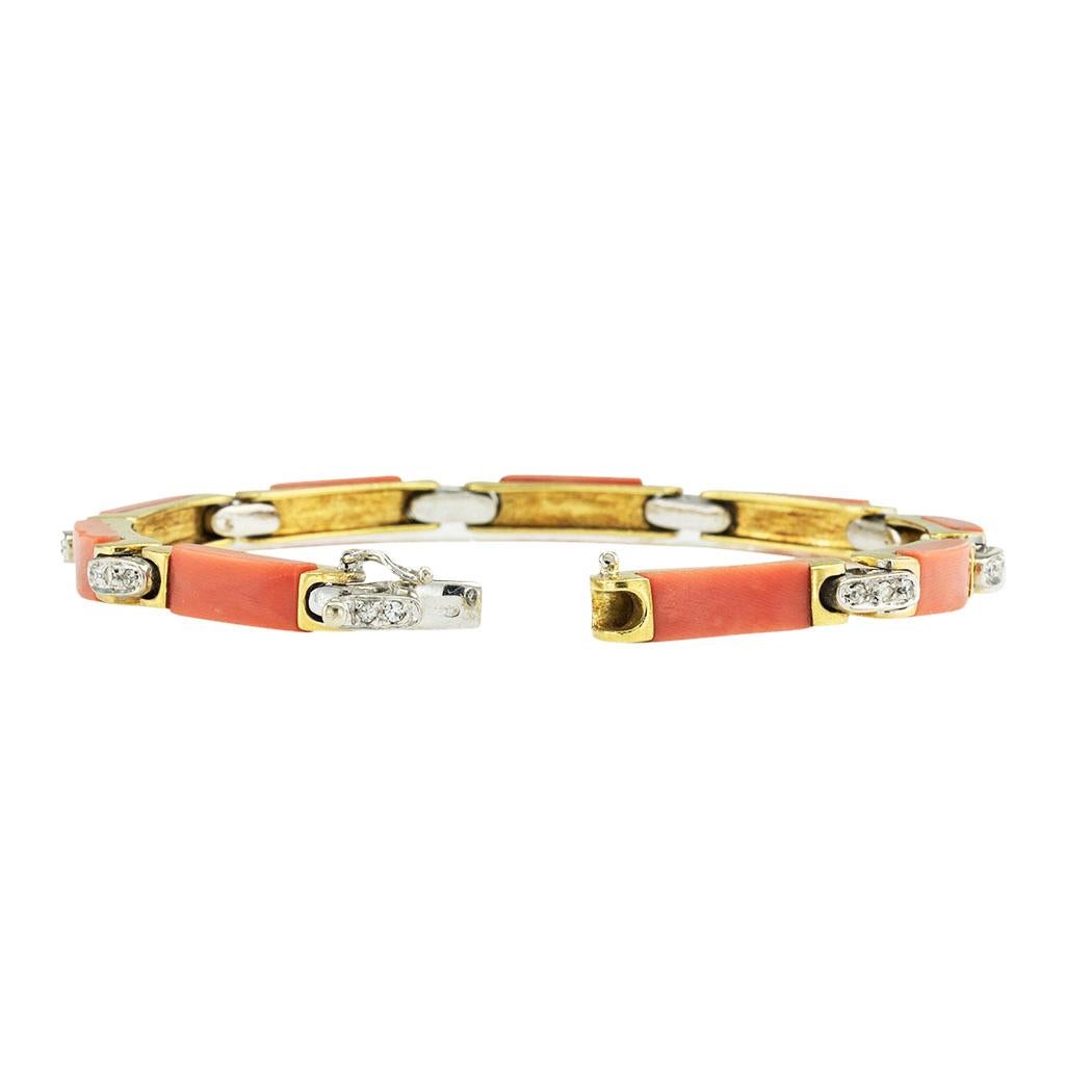 1960s Coral Diamond Yellow Gold Link Bracelet In Good Condition For Sale In Los Angeles, CA
