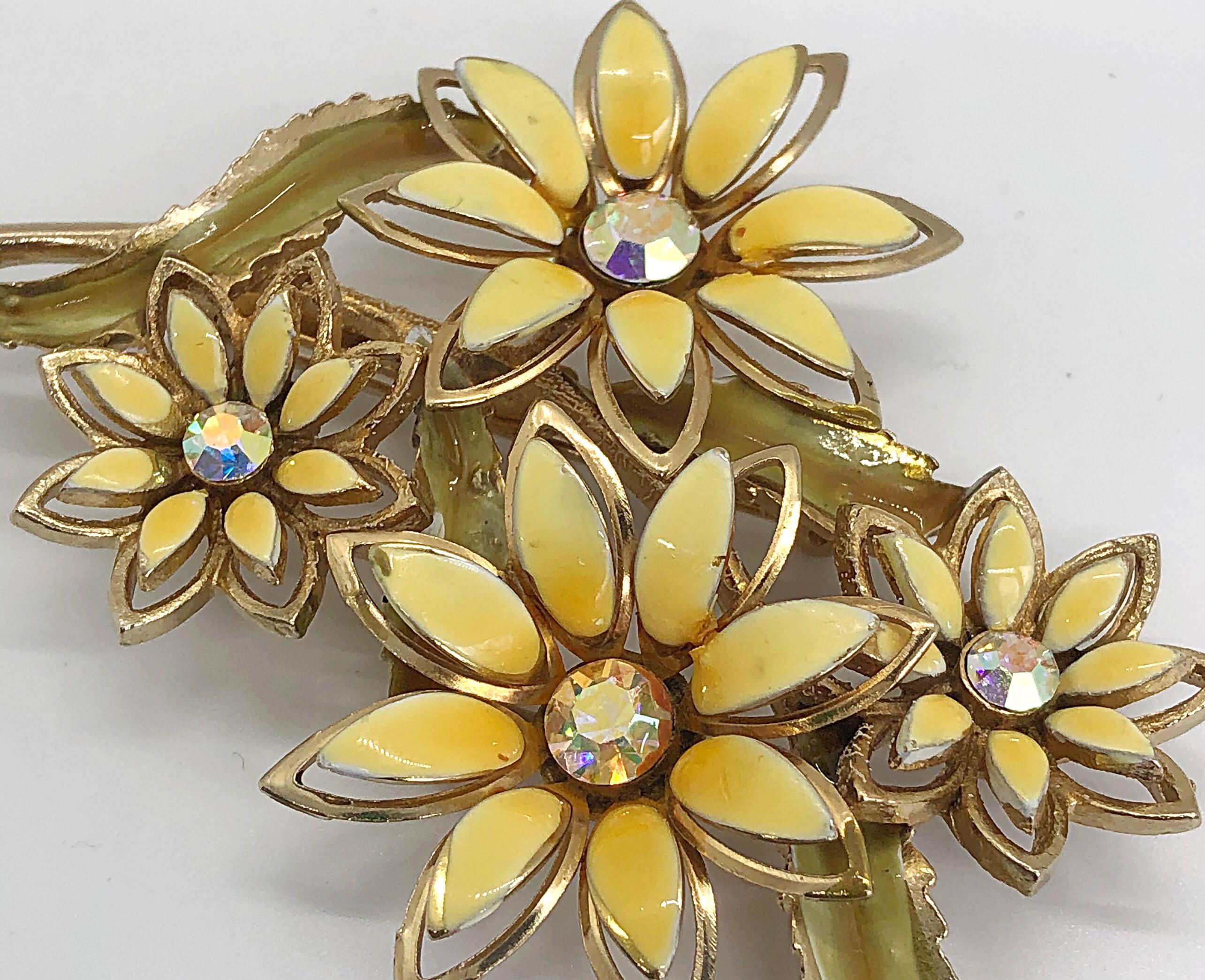Vintage HOLLYWOOD floral gold tone brooch