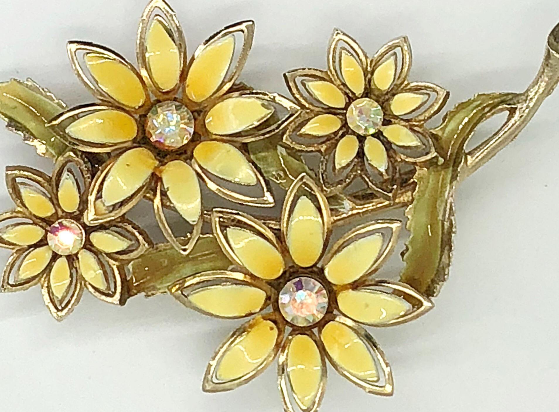 1960s Coro Signed Yellow + Gold Enamel Daisy Rhinestone Large Vintage Brooch Pin For Sale 1
