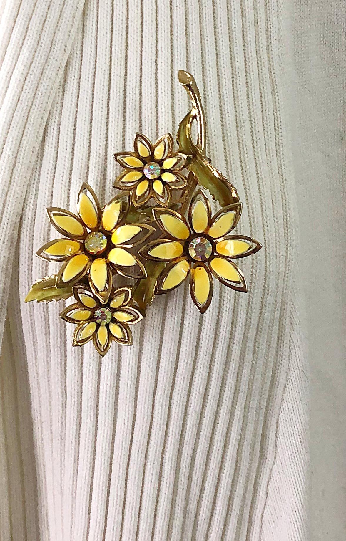 1960s Coro Signed Yellow + Gold Enamel Daisy Rhinestone Large Vintage Brooch Pin For Sale 2