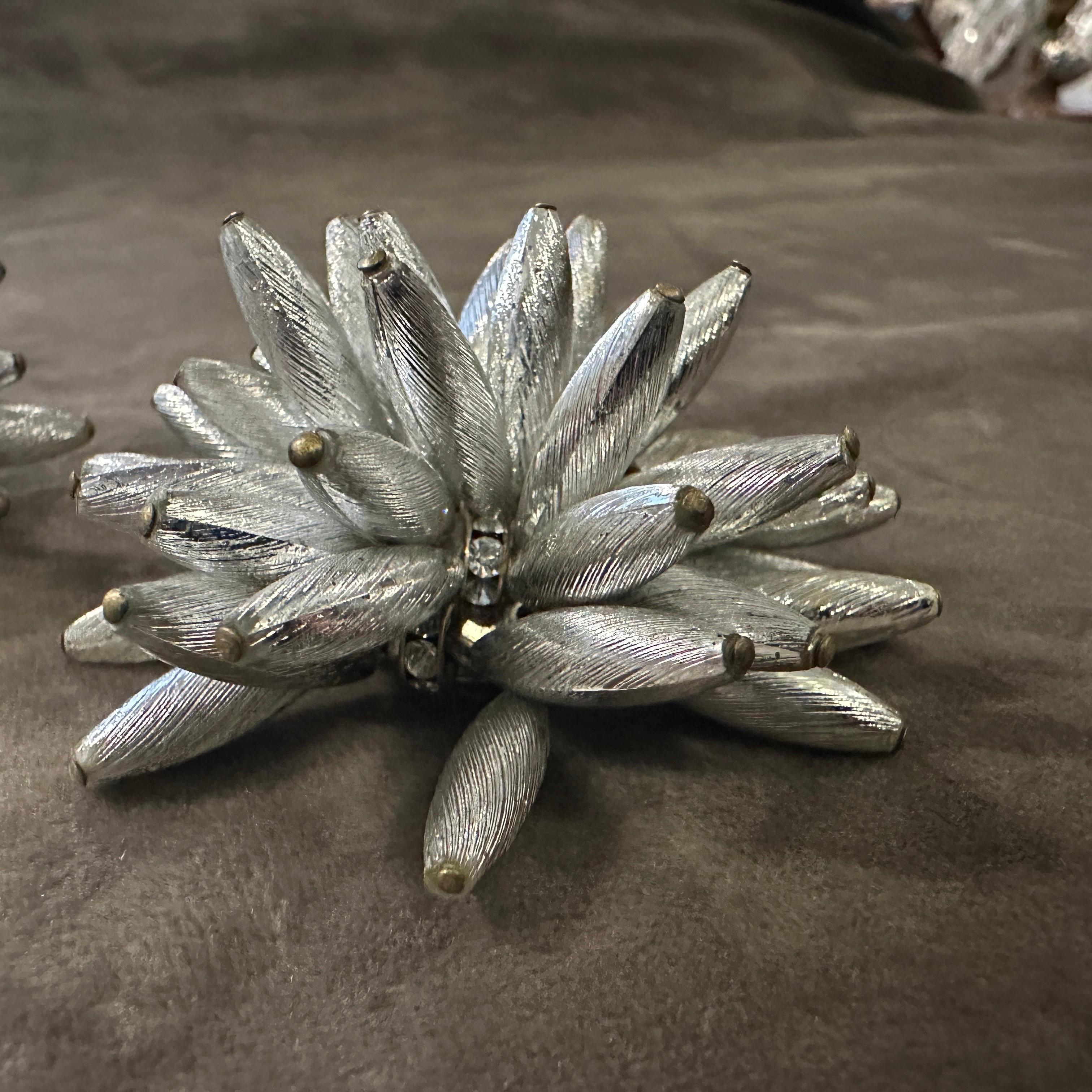 1960s Costume Jewelry Silver Tone Floral Italian Clip-On Earrings en vente 6