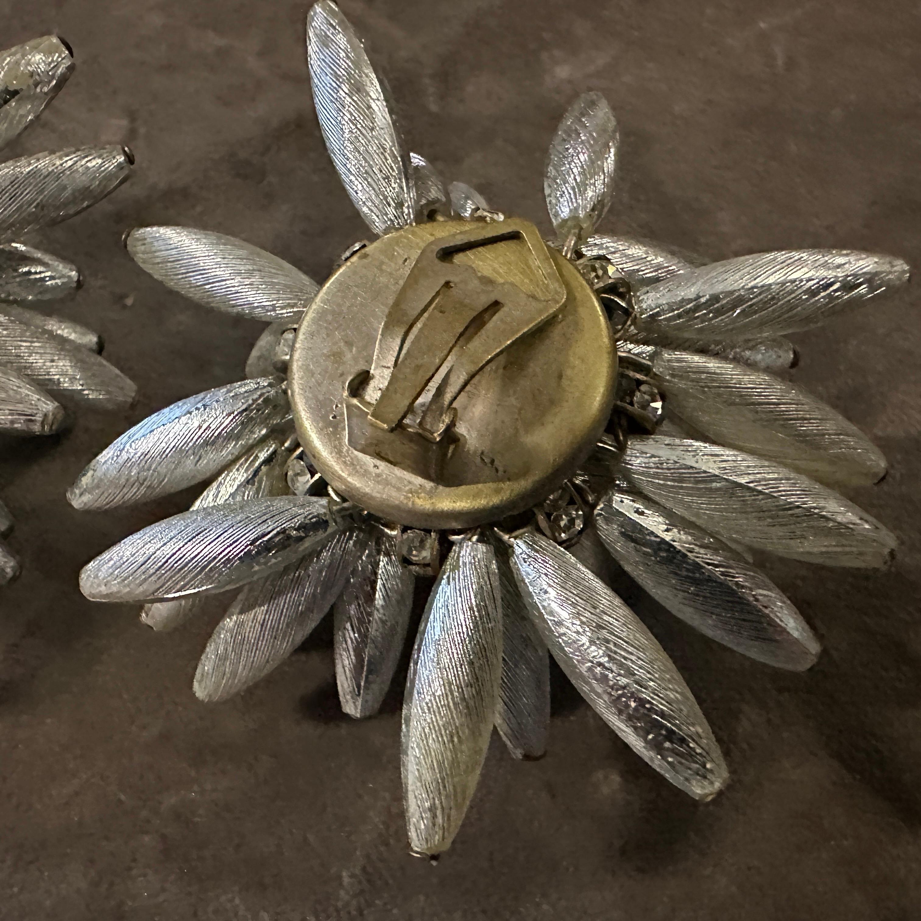 1960s Costume Jewelry Silver Tone Floral Italian Clip-On Earrings en vente 2