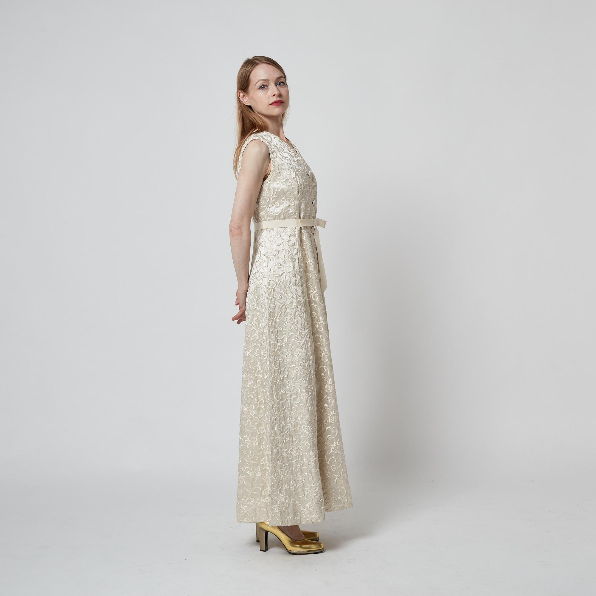 1960s Cream Embroidered Column Dress with Pearl Trim For Sale 1