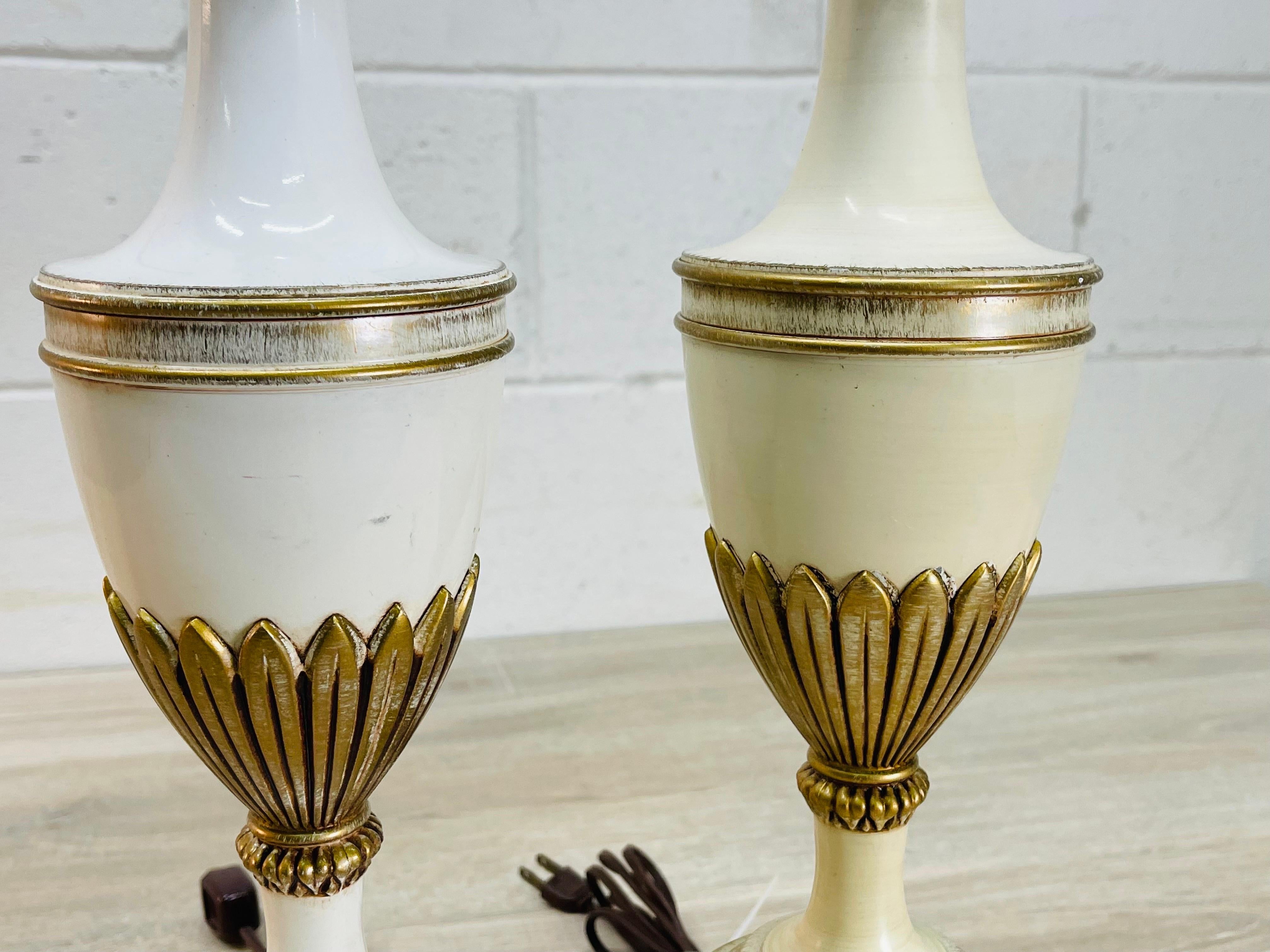 1960s Cream & Gold Stiffel Lamps, Pair In Good Condition For Sale In Amherst, NH