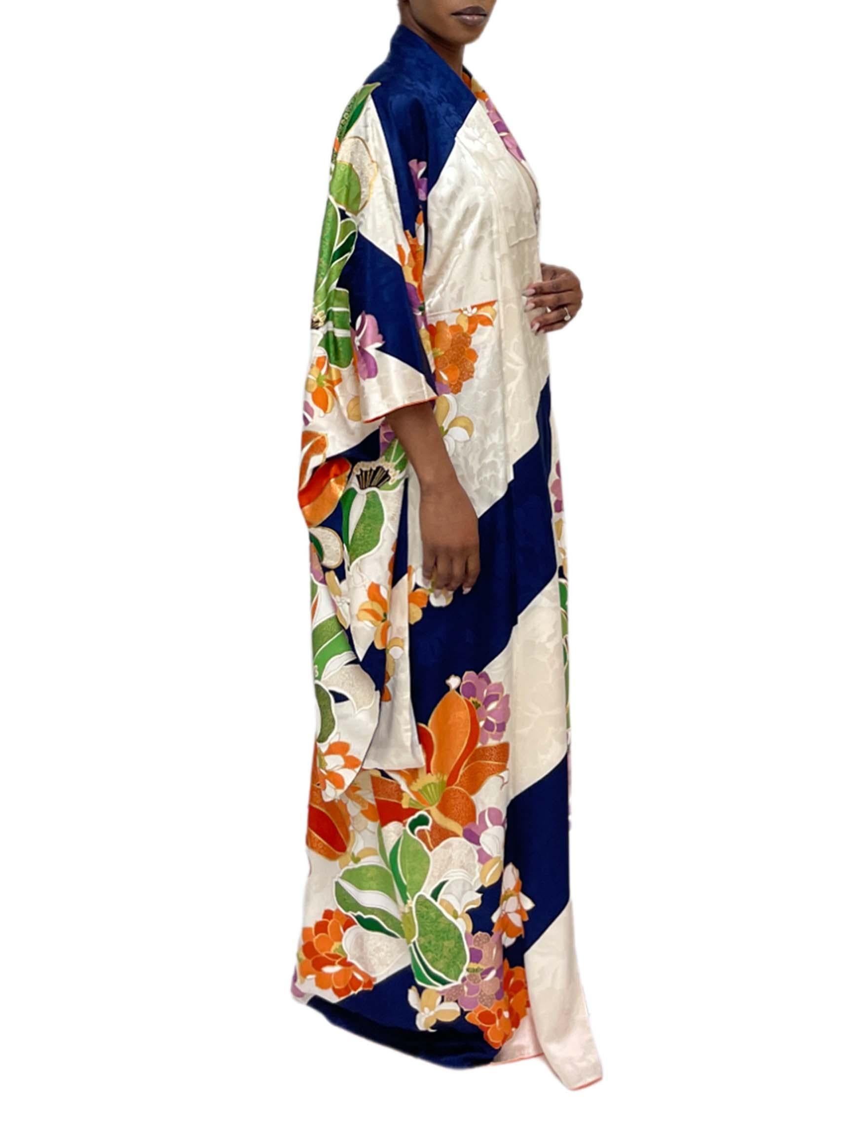 1960S Cream, Navy Blue Multicolored Floral Japanese Silk Kimono In Excellent Condition In New York, NY