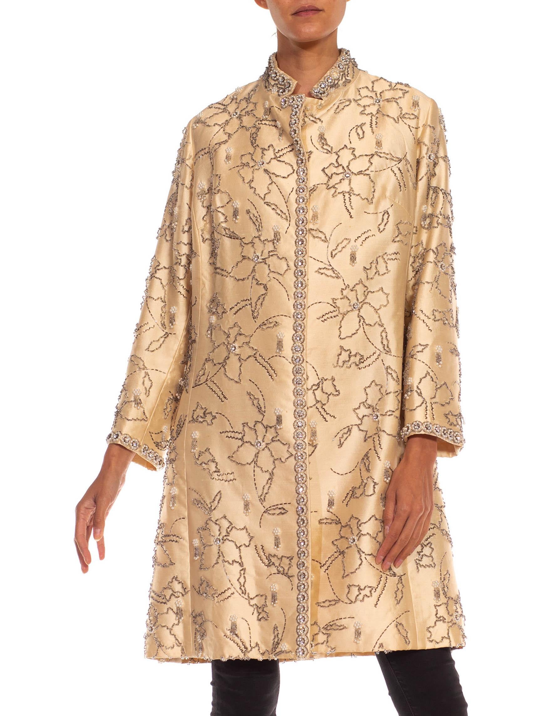 1960S Cream Silk Beaded With Pearls & Crystals Evening Coat In Excellent Condition For Sale In New York, NY