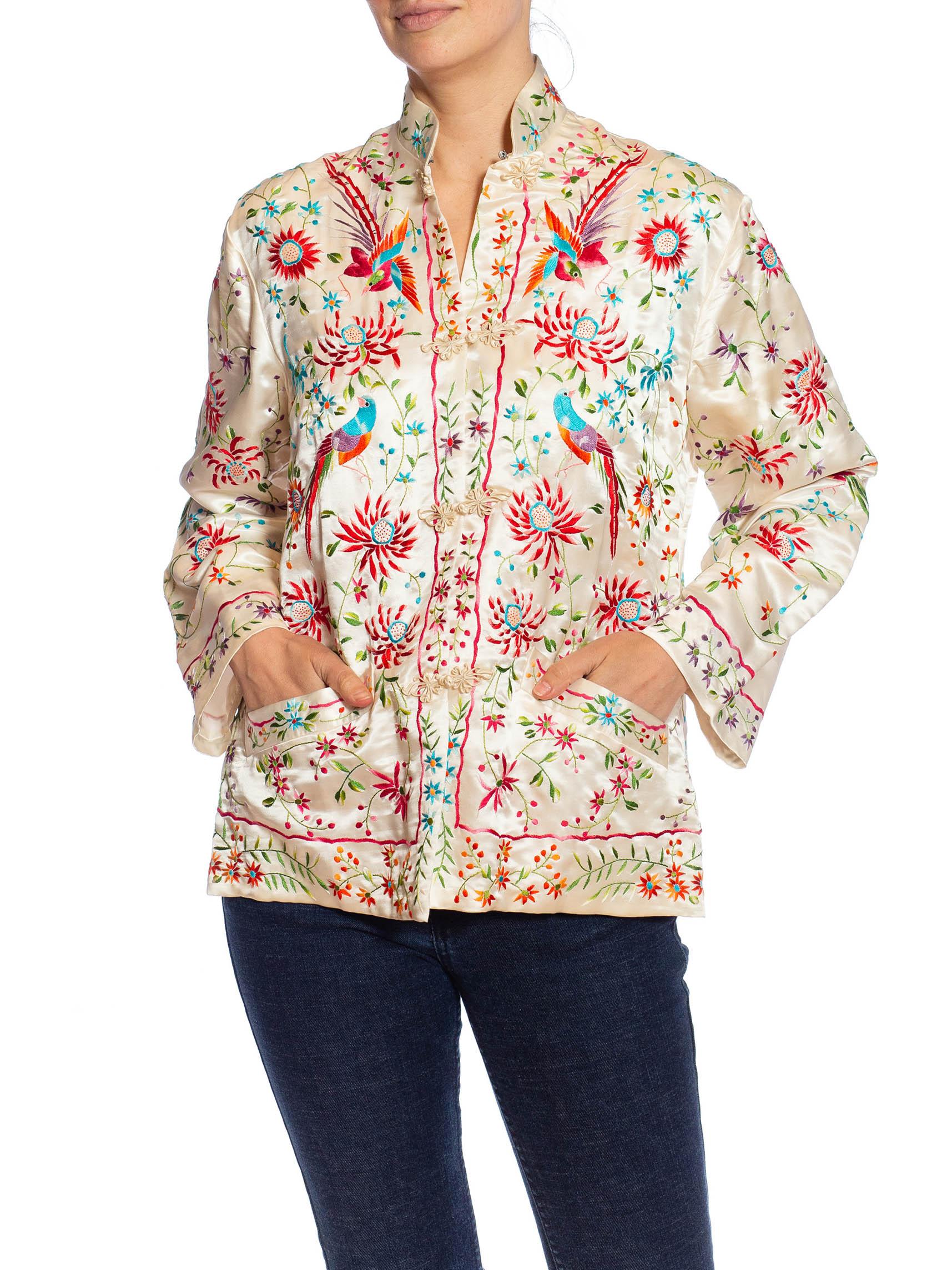 1960S Cream Silk Satin Hand Embroidered Chinese Jacket With Birds & Flowers For Sale 2