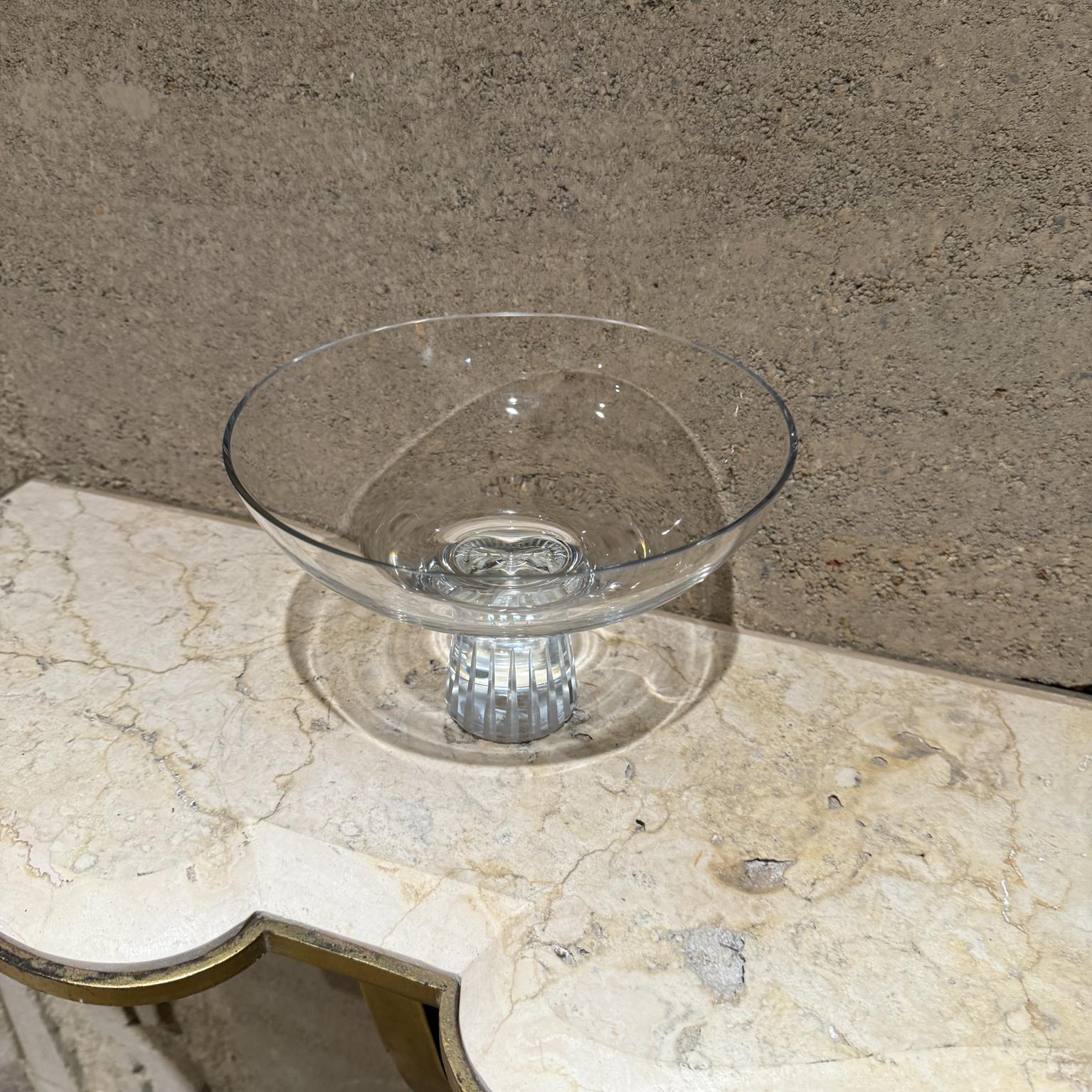 Mid-Century Modern 1960s Crystal Pedestal Bowl Ribbed Stem (bol à piédestal en cristal) en vente