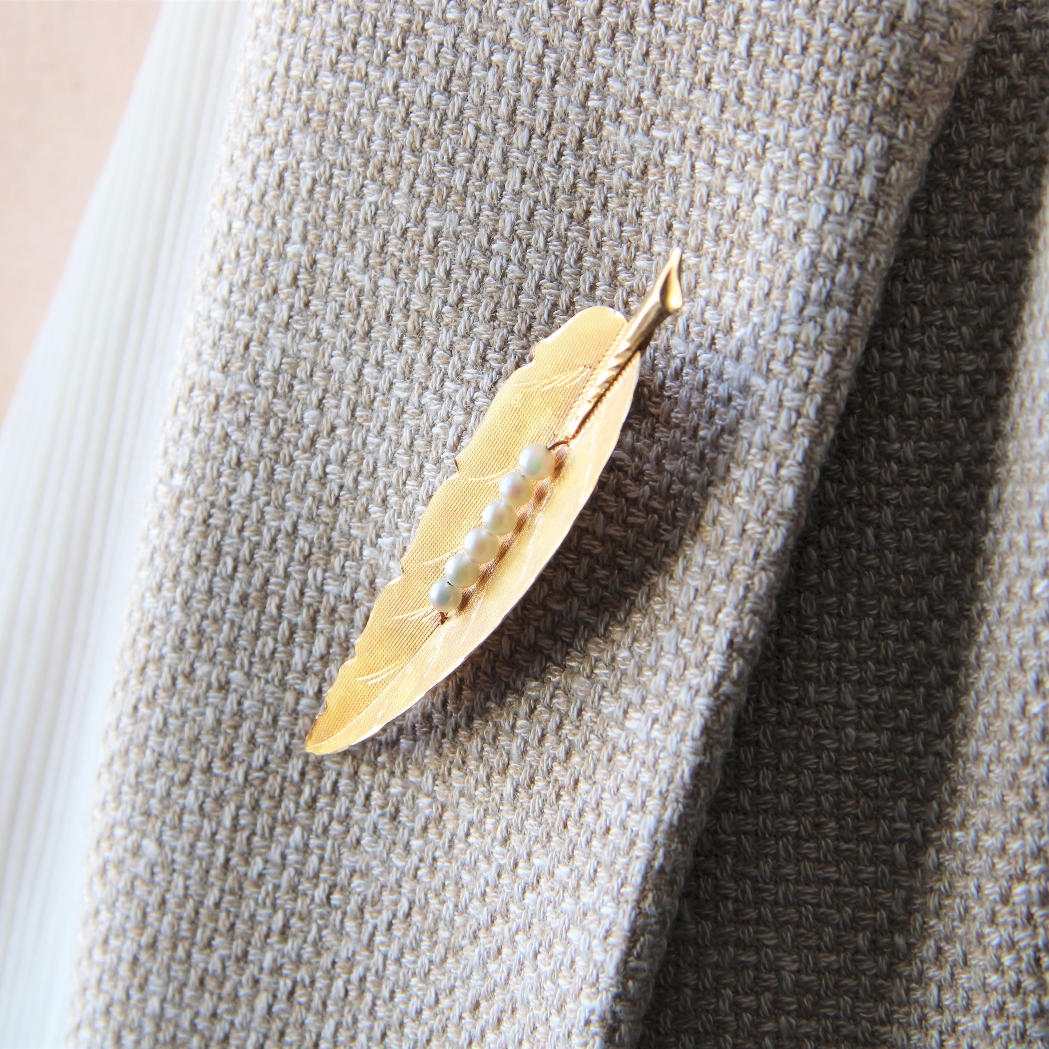 1960s Cultured Pearl 18 Karat Yellow Gold Feather Brooch 4