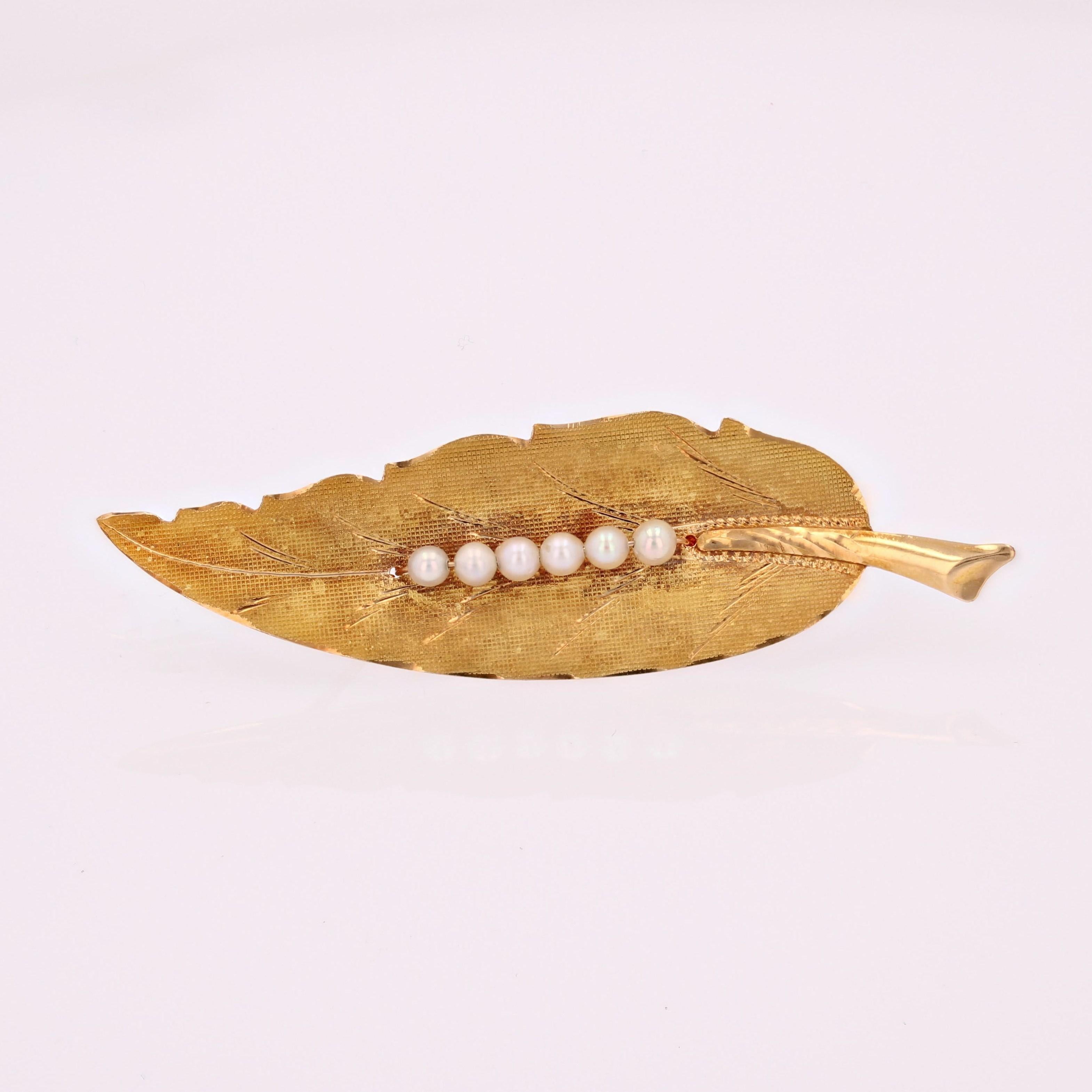 1960s Cultured Pearl 18 Karat Yellow Gold Feather Brooch 1