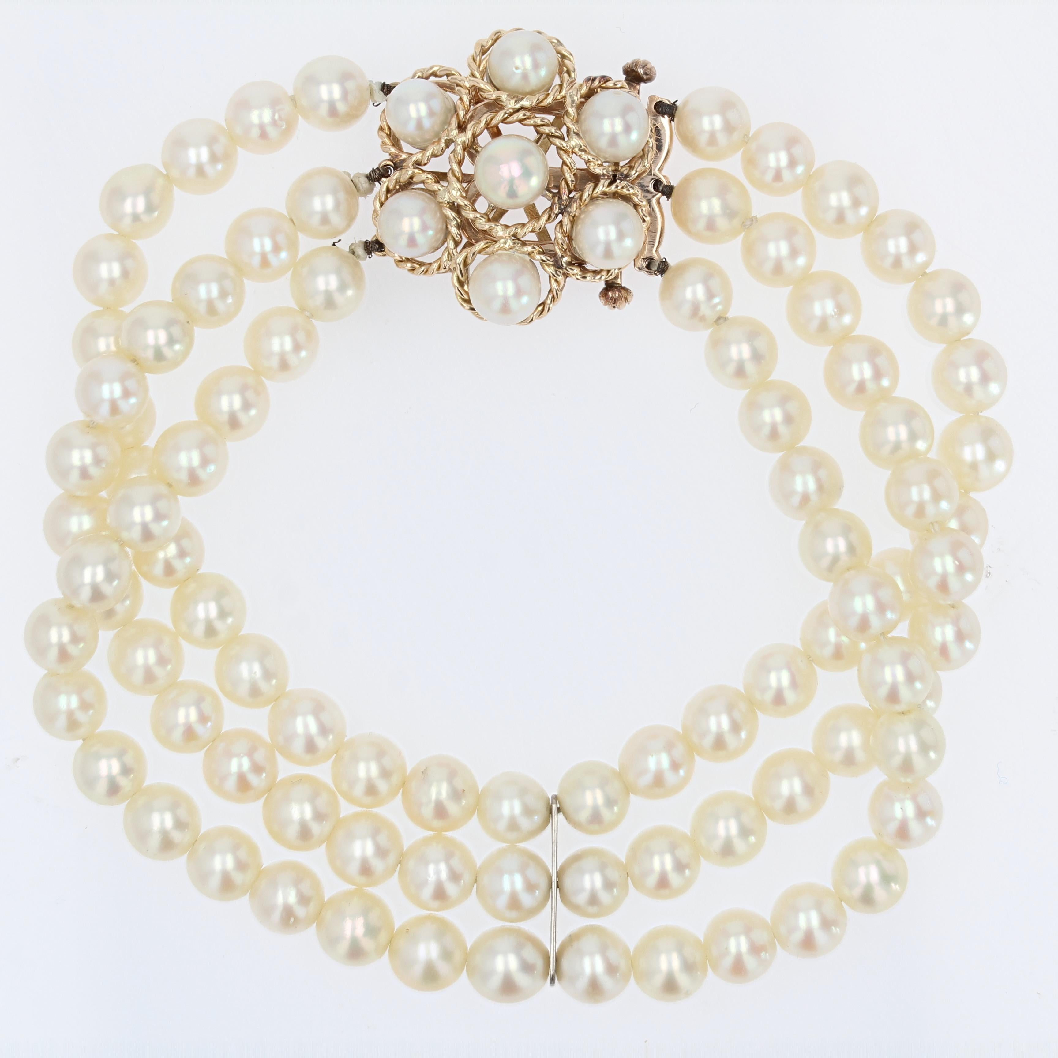 Bracelet  3 ranges de fleurs en or jaune 18 carats avec perles de culture, annes 1960 en vente 7