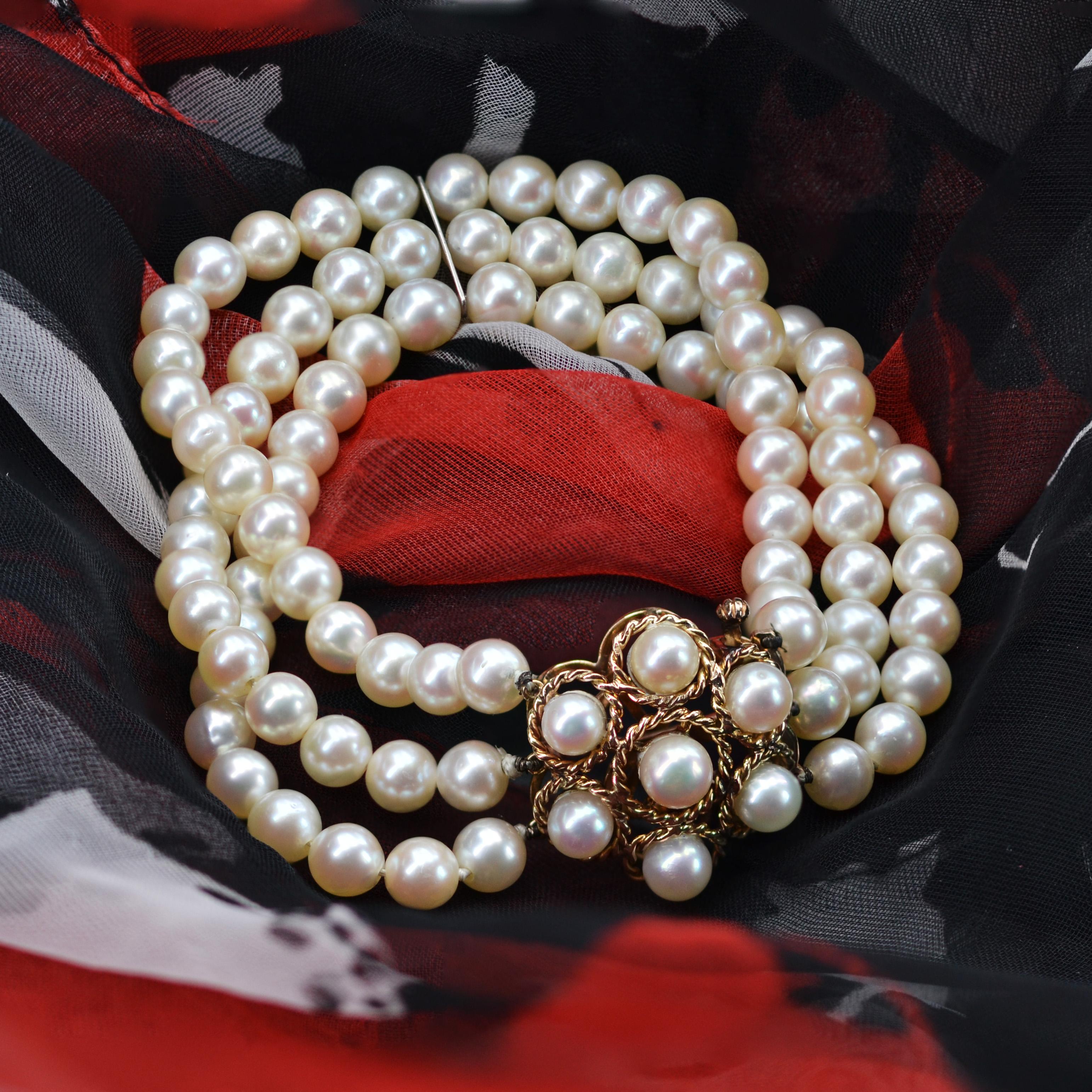 Rétro Bracelet  3 ranges de fleurs en or jaune 18 carats avec perles de culture, annes 1960 en vente