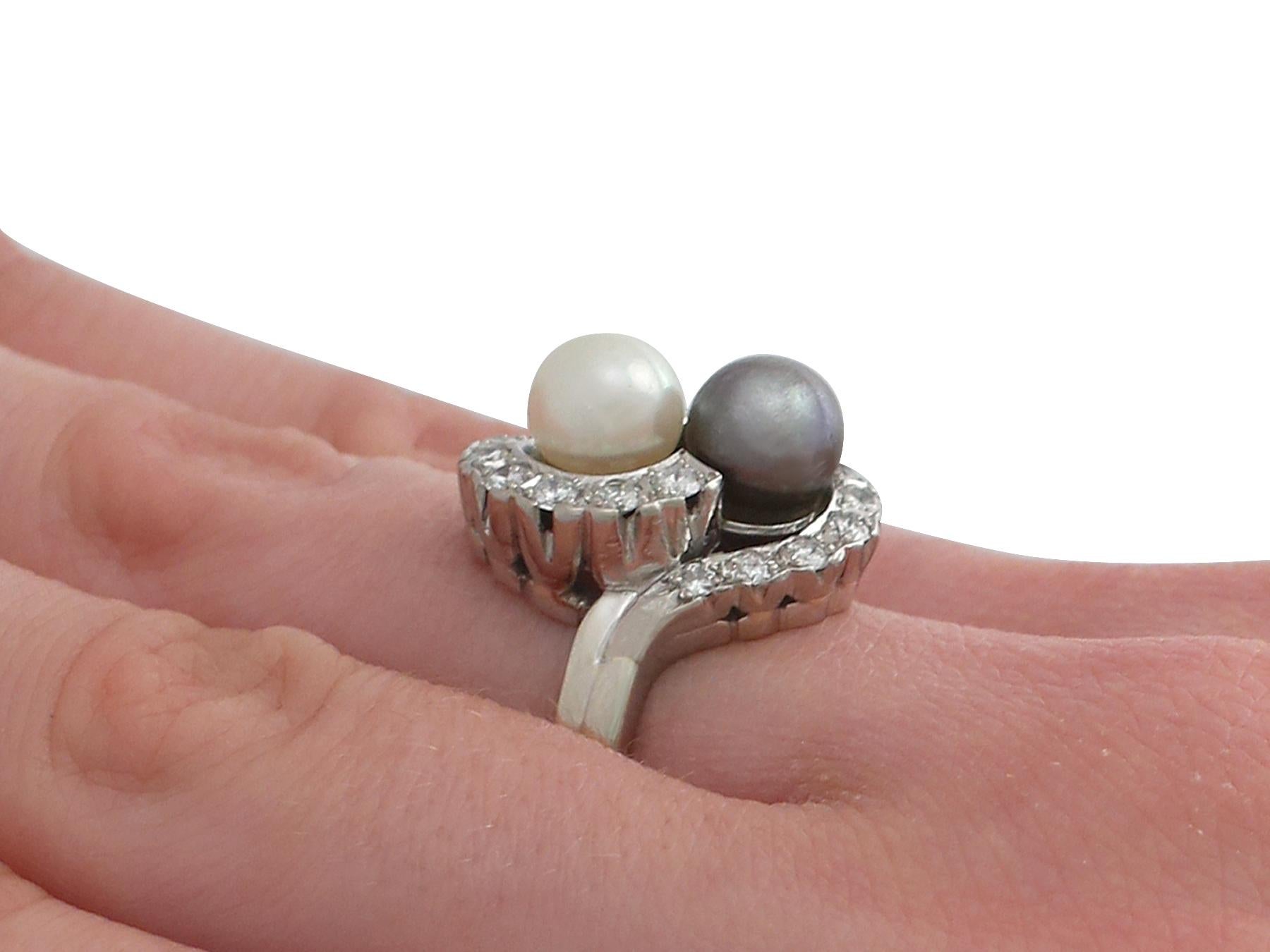1960s Cultured Pearl and Diamond White Gold Cocktail Ring In Excellent Condition For Sale In Jesmond, Newcastle Upon Tyne