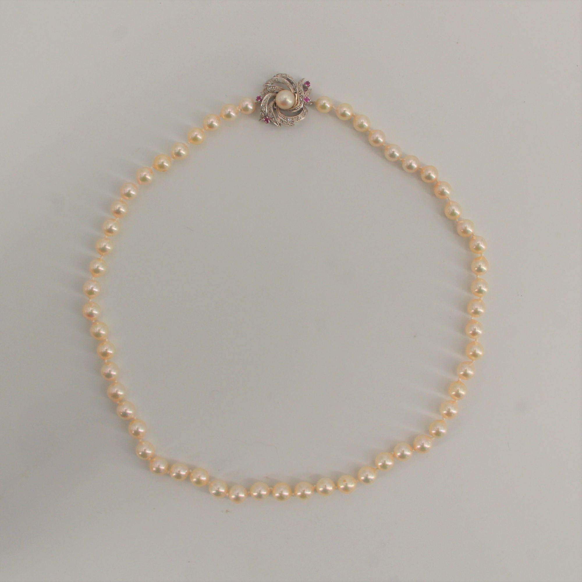 1960s Cultured Pearl Diamonds Ruby Clasp Choker Necklace For Sale 7