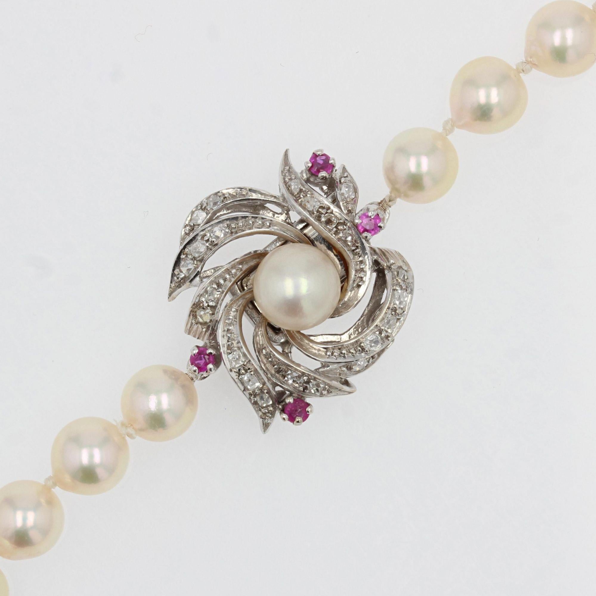1960s Cultured Pearl Diamonds Ruby Clasp Choker Necklace In Good Condition For Sale In Poitiers, FR