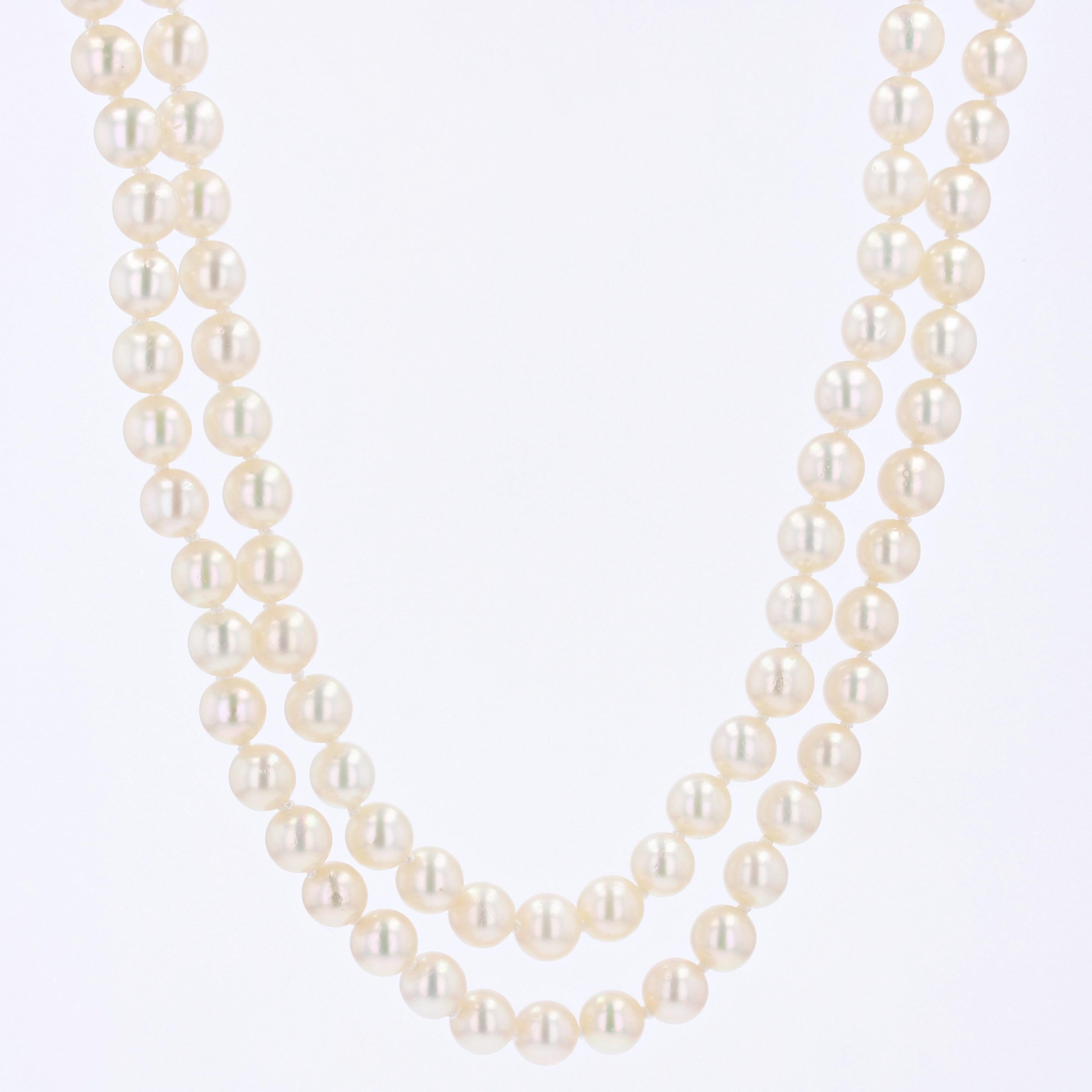 1960s Cultured Pearl Yellow Gold Double Row Necklace In Good Condition For Sale In Poitiers, FR