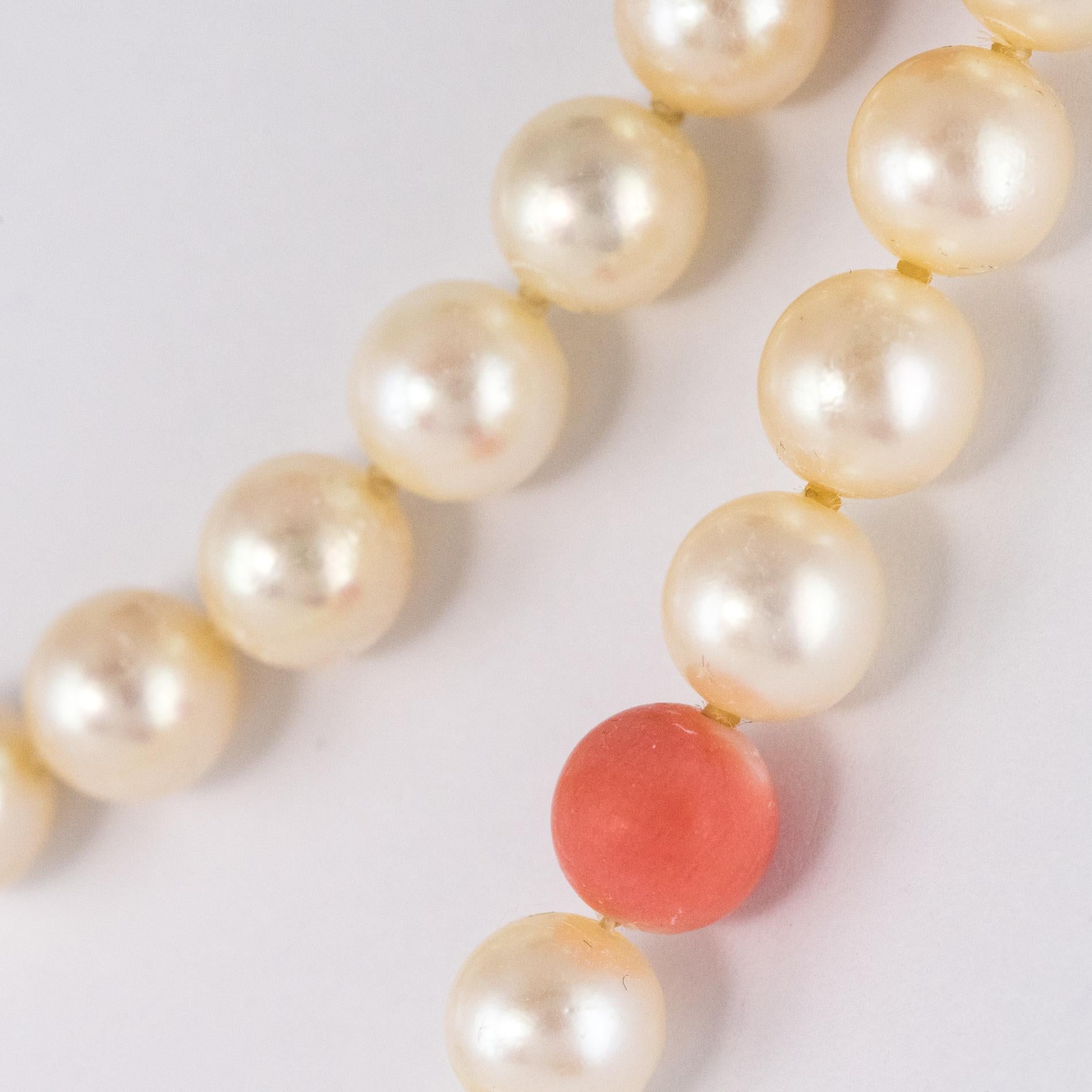 Round Cut 1960s Cultured Pearls Coral Pearls Long Necklace