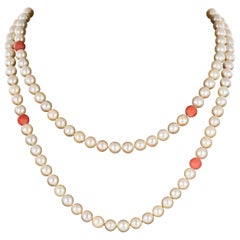Used 1960s Cultured Pearls Coral Pearls Long Necklace