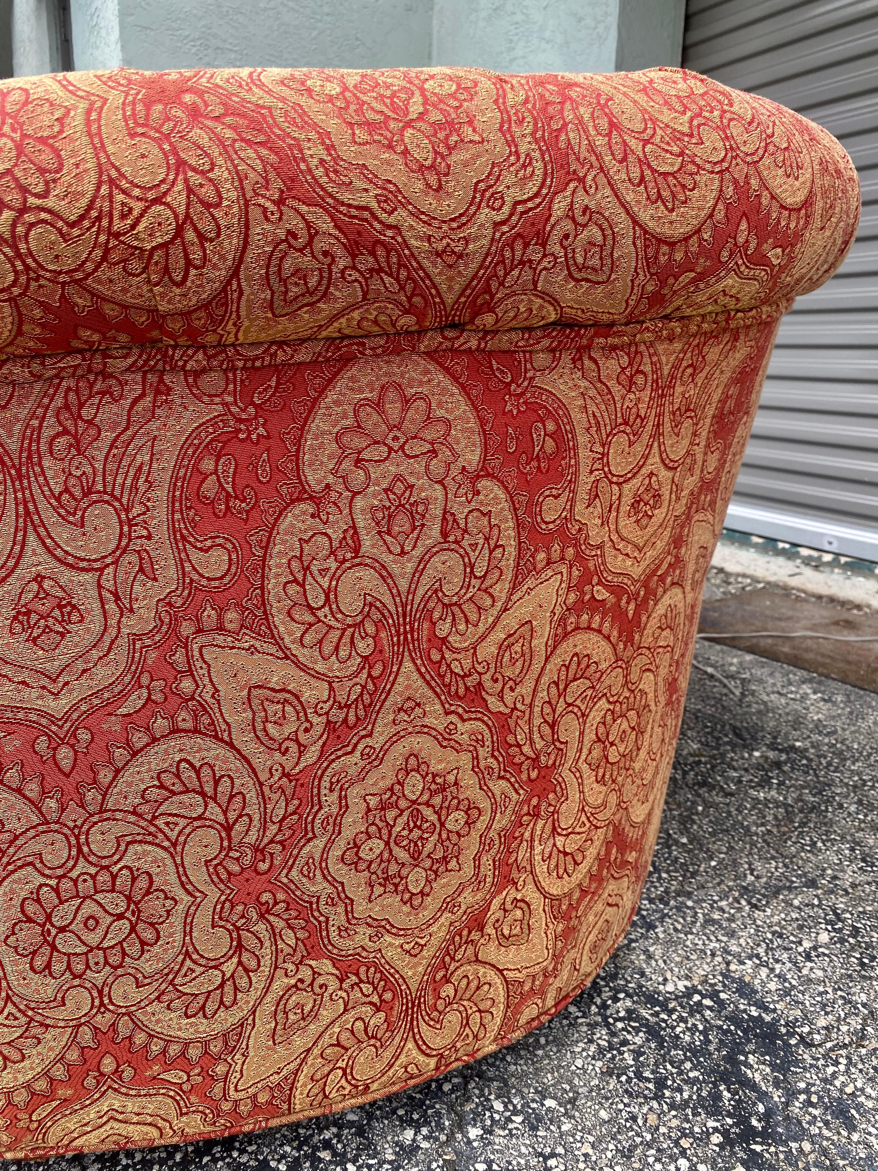 1960s Mid Century Curved Tufted Paisley Chesterfield Kidney Sofa For Sale 2