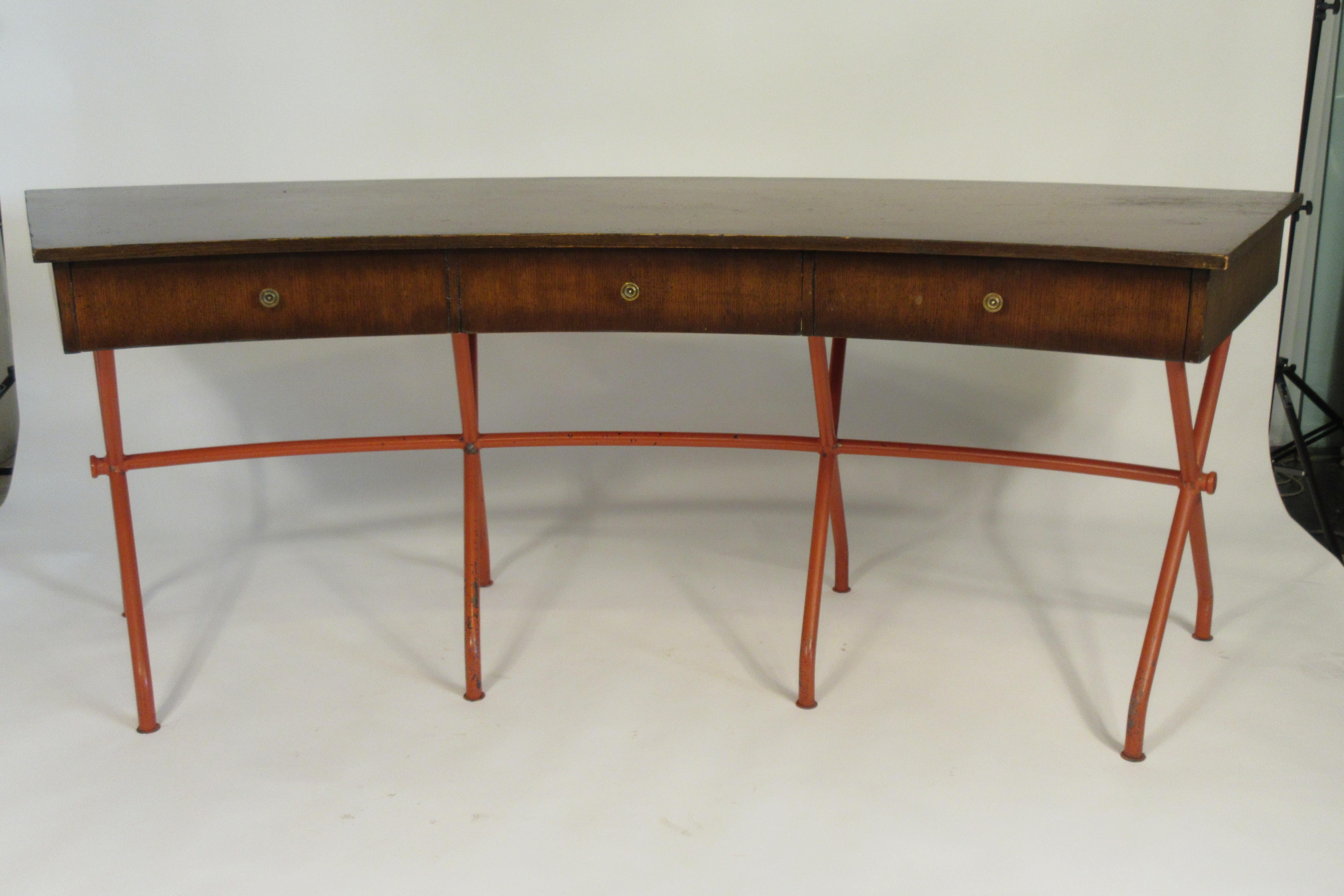 1960s Curved Writing Desk In Fair Condition In Tarrytown, NY