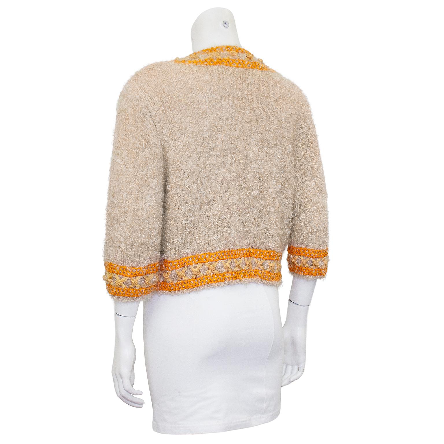 1960er Jahre Custom Knit Mohair und bestickte 3/4-Ärmel Bolero/Cardigan (Beige) im Angebot