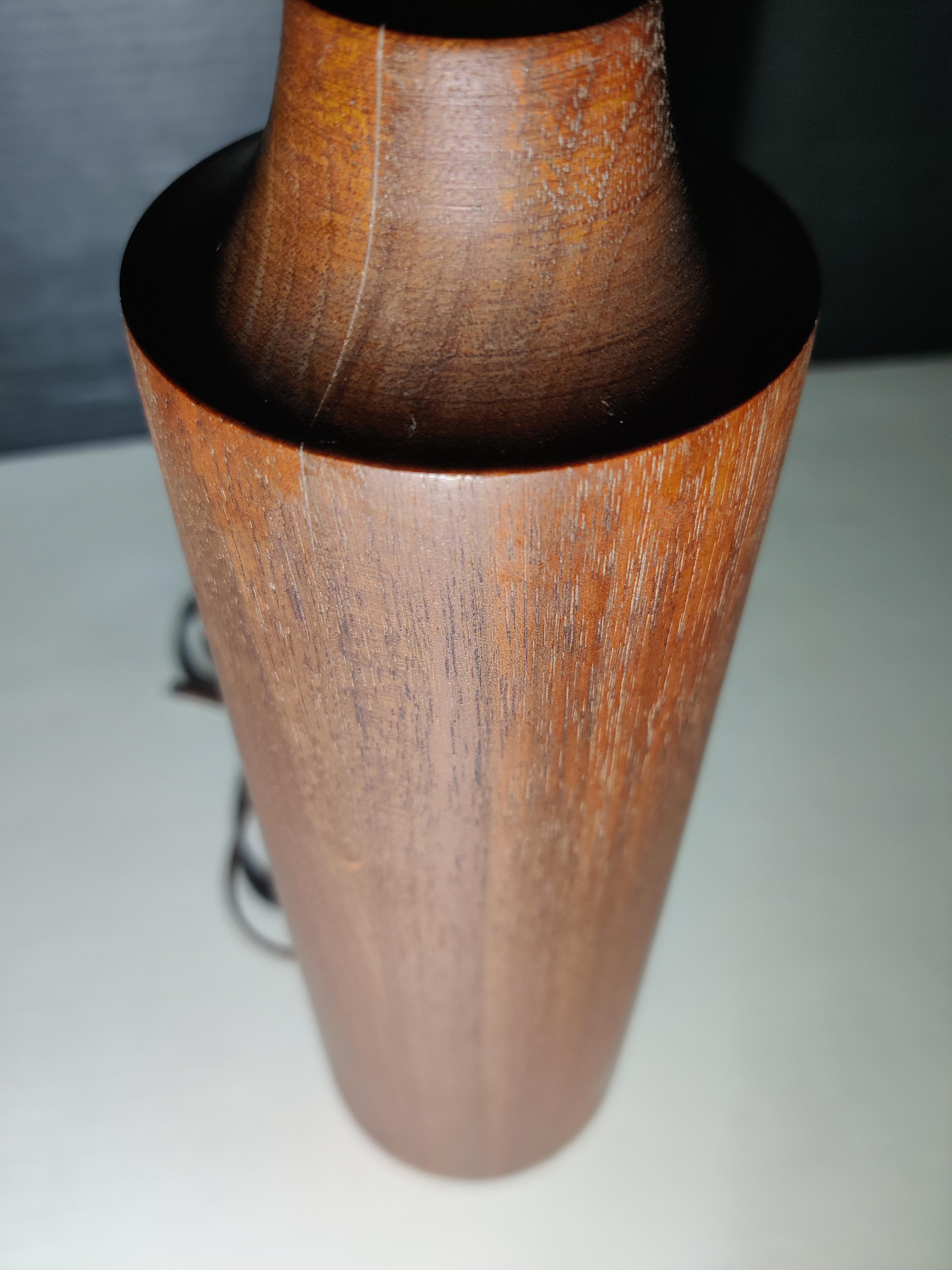 1960s cylinder shaped teak lamp For Sale 7