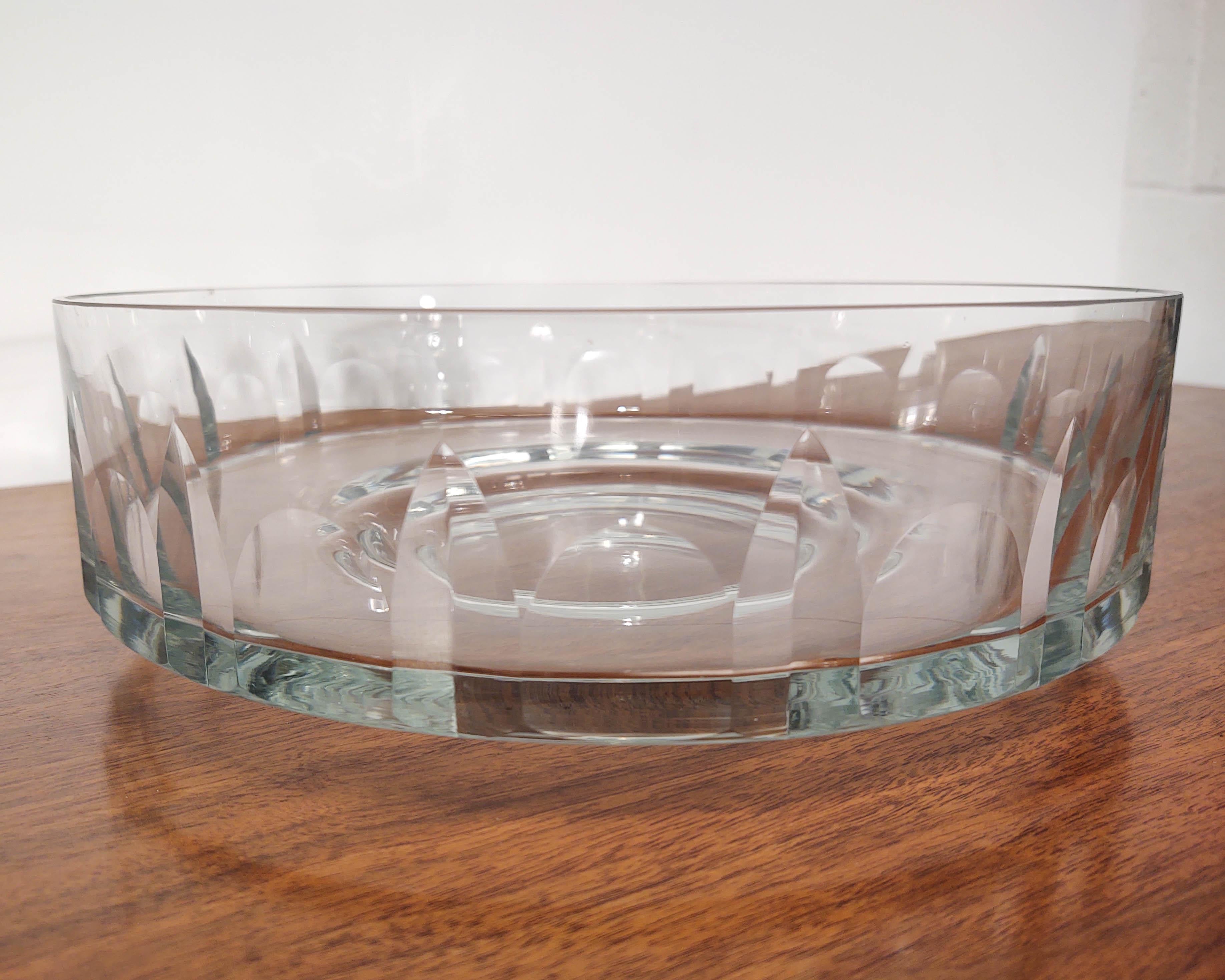 20th Century 1960s Cylindrical Faceted Art Glass Serving Bowl For Sale
