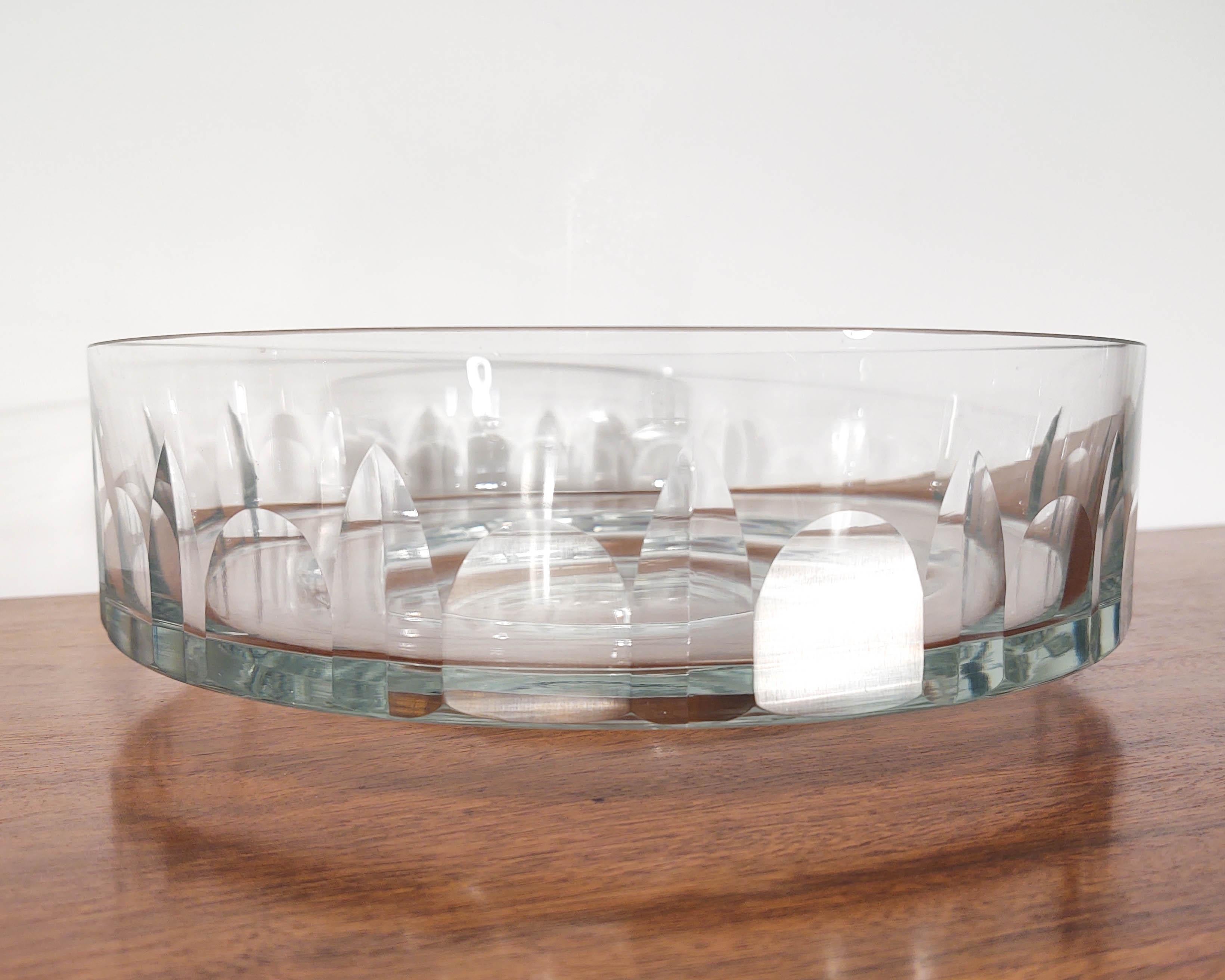 1960s Cylindrical Faceted Art Glass Serving Bowl For Sale 2