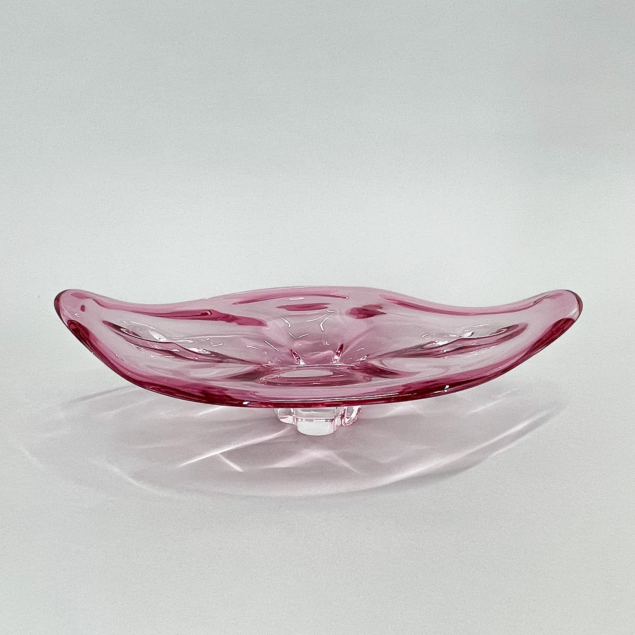 Heavy glass bowl designed by Josef Hospodka in the 1960s and manufactured by Chribska glassworks in former Czechoslovakia. 