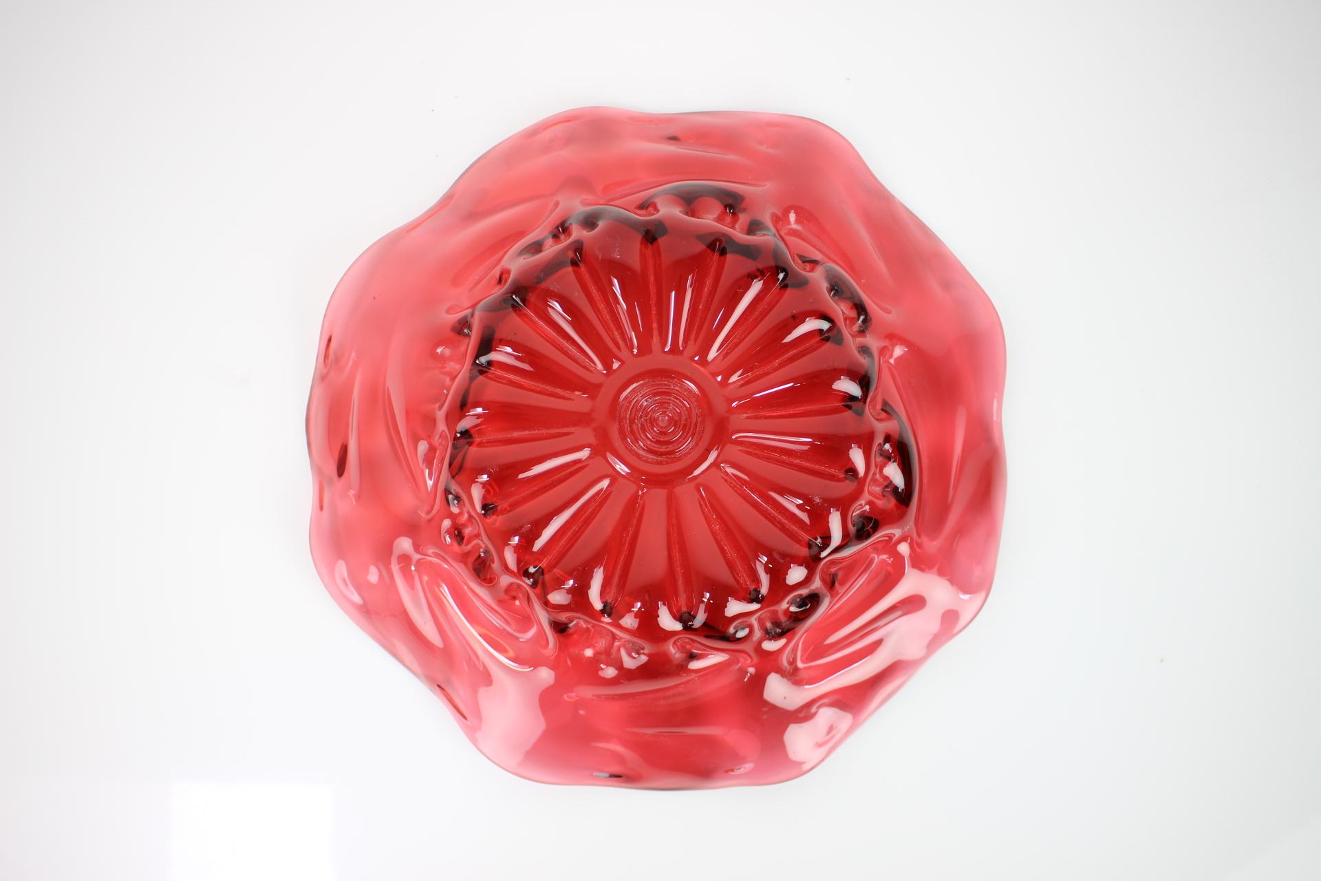 Mid-Century moderno Ciotola in vetro artistico ceco del 1960 di Josef Hospodka per Chribska Glassworks in vendita