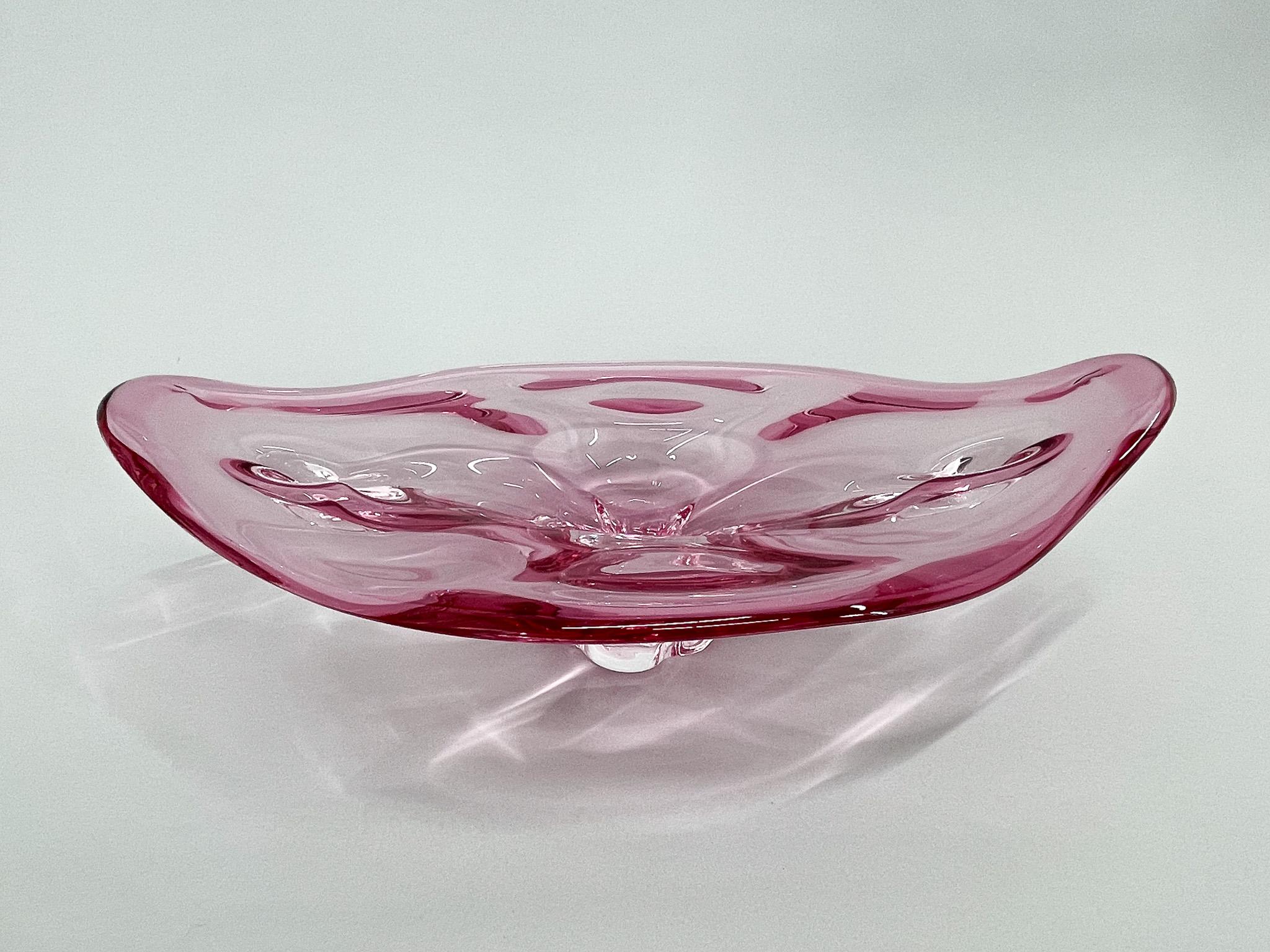 1960s Czech Art Glass Bowl by Josef Hospodka for Chribska Glassworks In Good Condition For Sale In Praha, CZ