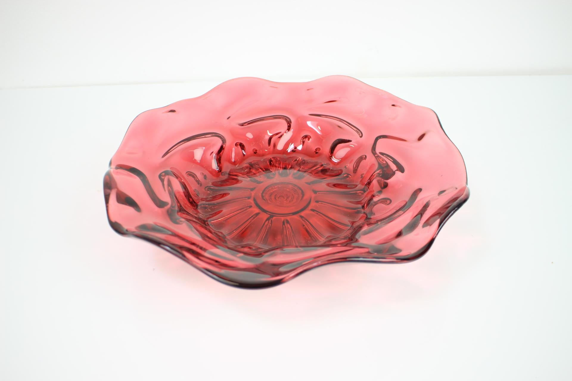 Ciotola in vetro artistico ceco del 1960 di Josef Hospodka per Chribska Glassworks In condizioni buone in vendita a Praha, CZ