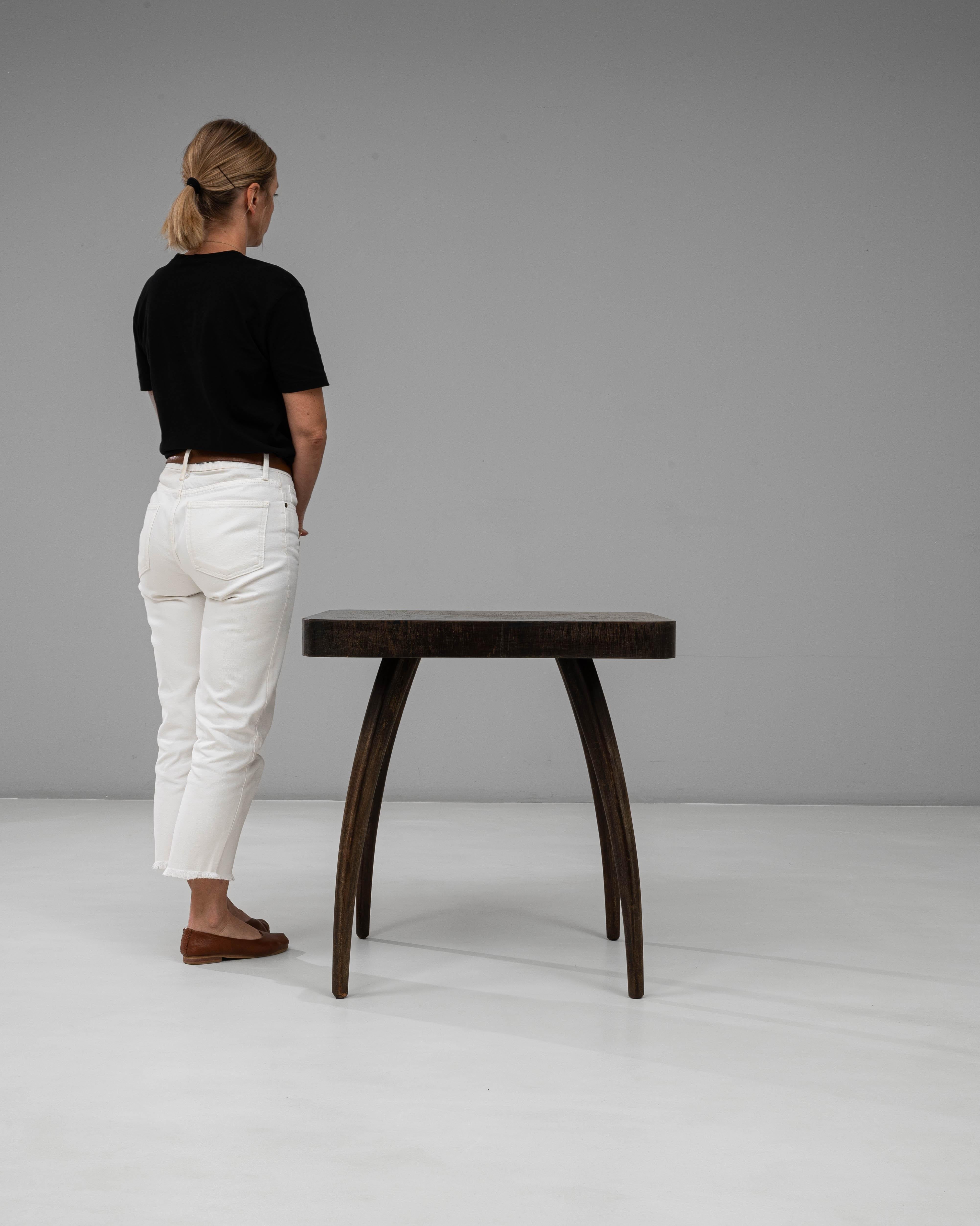 Tchèque 1960s Czech Black Patinated Spider Table By J. Halabala en vente