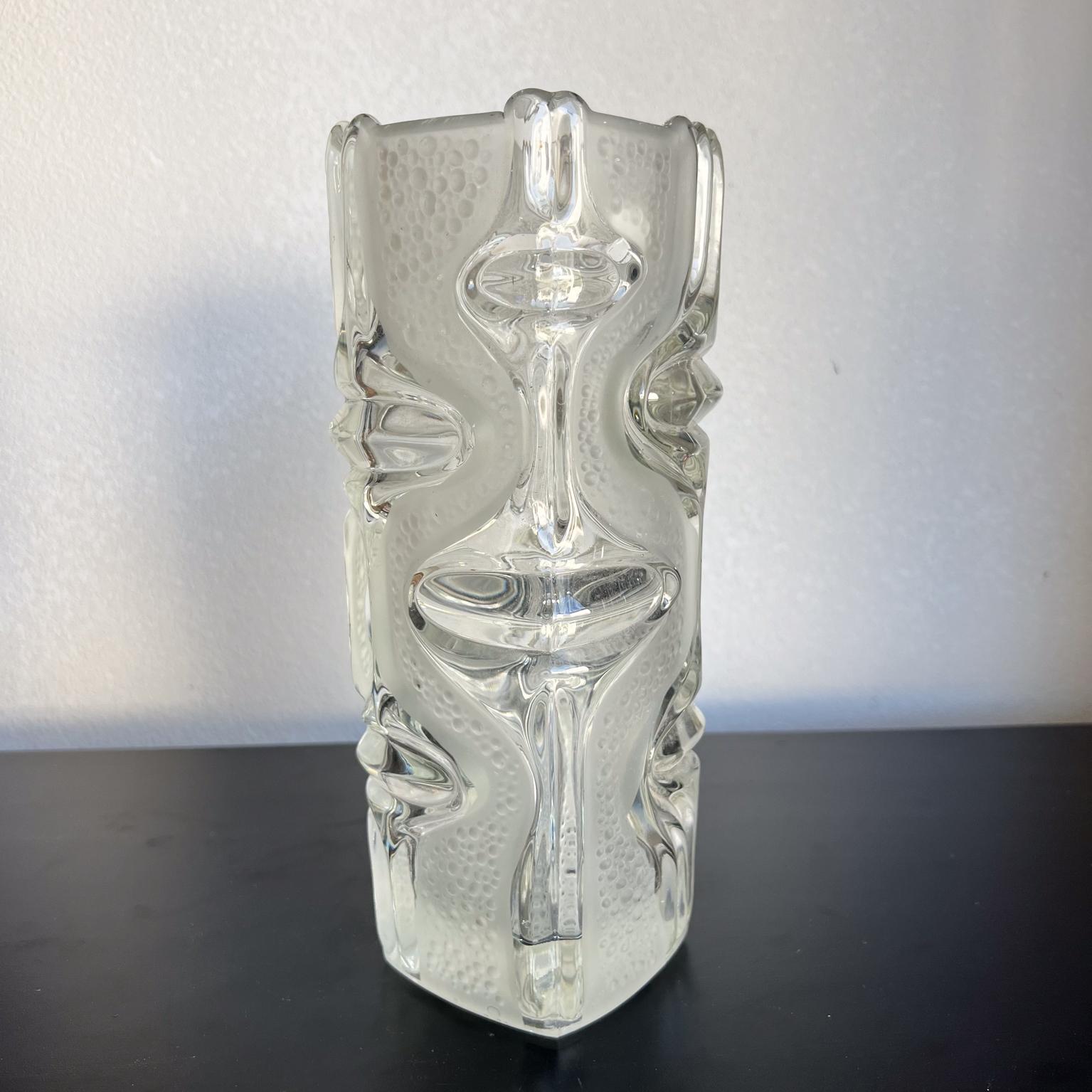 For your consideration, a vintage Czech bohemia glass vase. Frosted and clear glass. Sculptural totem vase. Stamp present from the maker.

Dimensions: 10.88