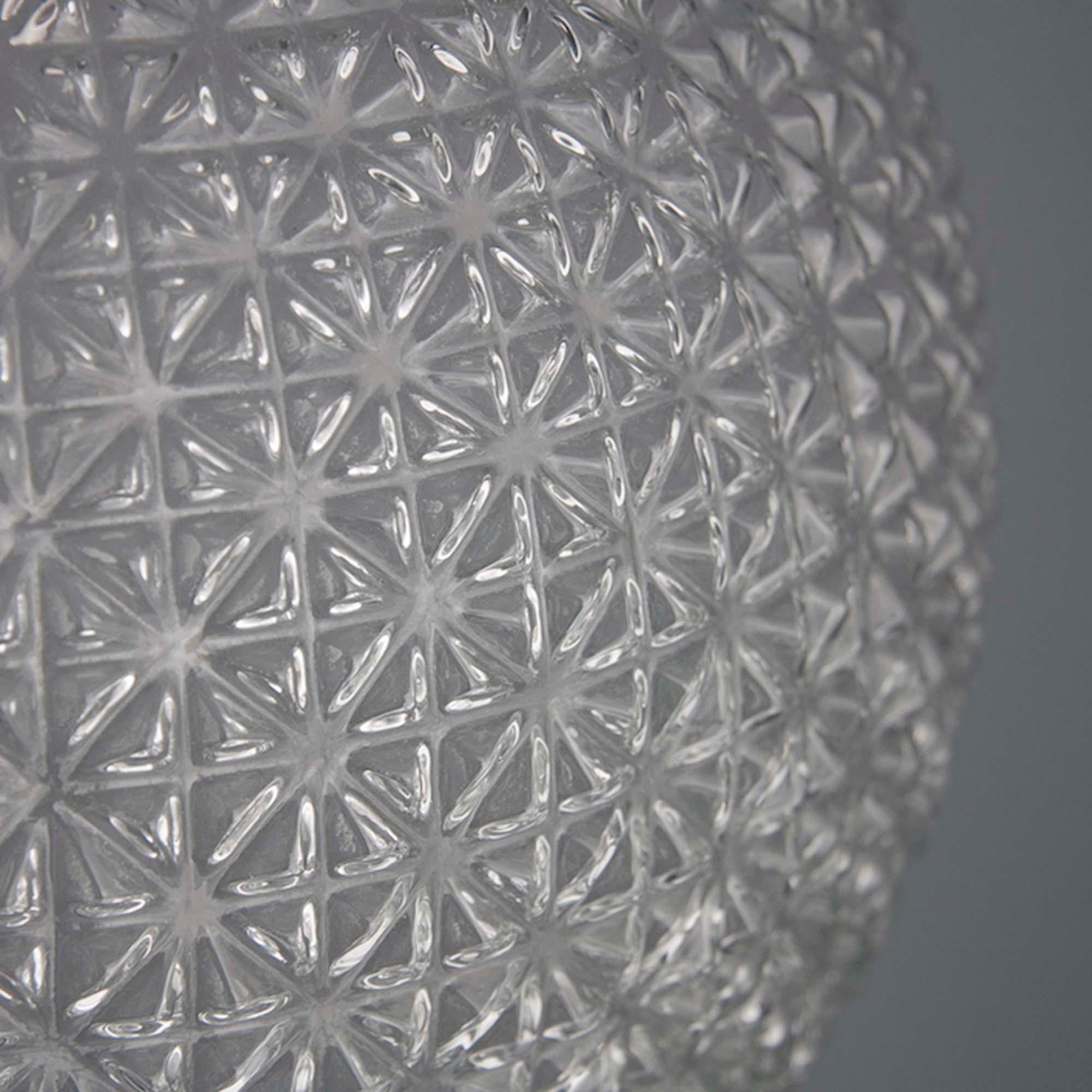 Lámpara colgante Globe Lighting de cristal tallado checo de los años 60 en Bueno estado para la venta en Leicester, Leicestershire