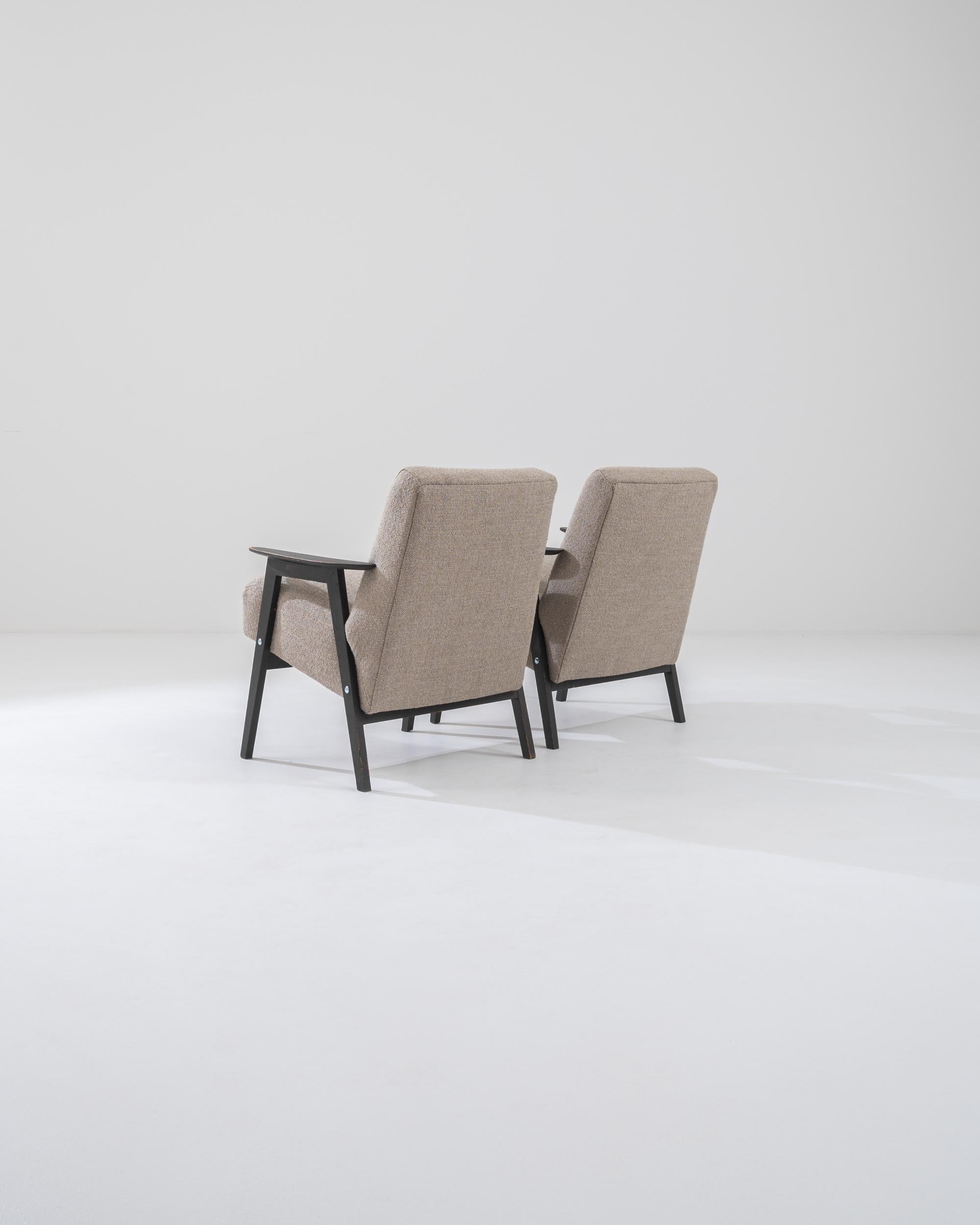 Paire de fauteuils modernistes tchèques des années 1960 en vente 1