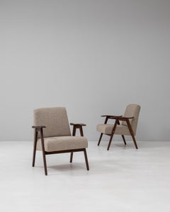 Poltrone imbottite ceche di metà secolo, struttura in legno, design anni '60