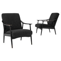 1960s Czech Pair of Upholstered Armchairs (Paire de fauteuils tapissés)