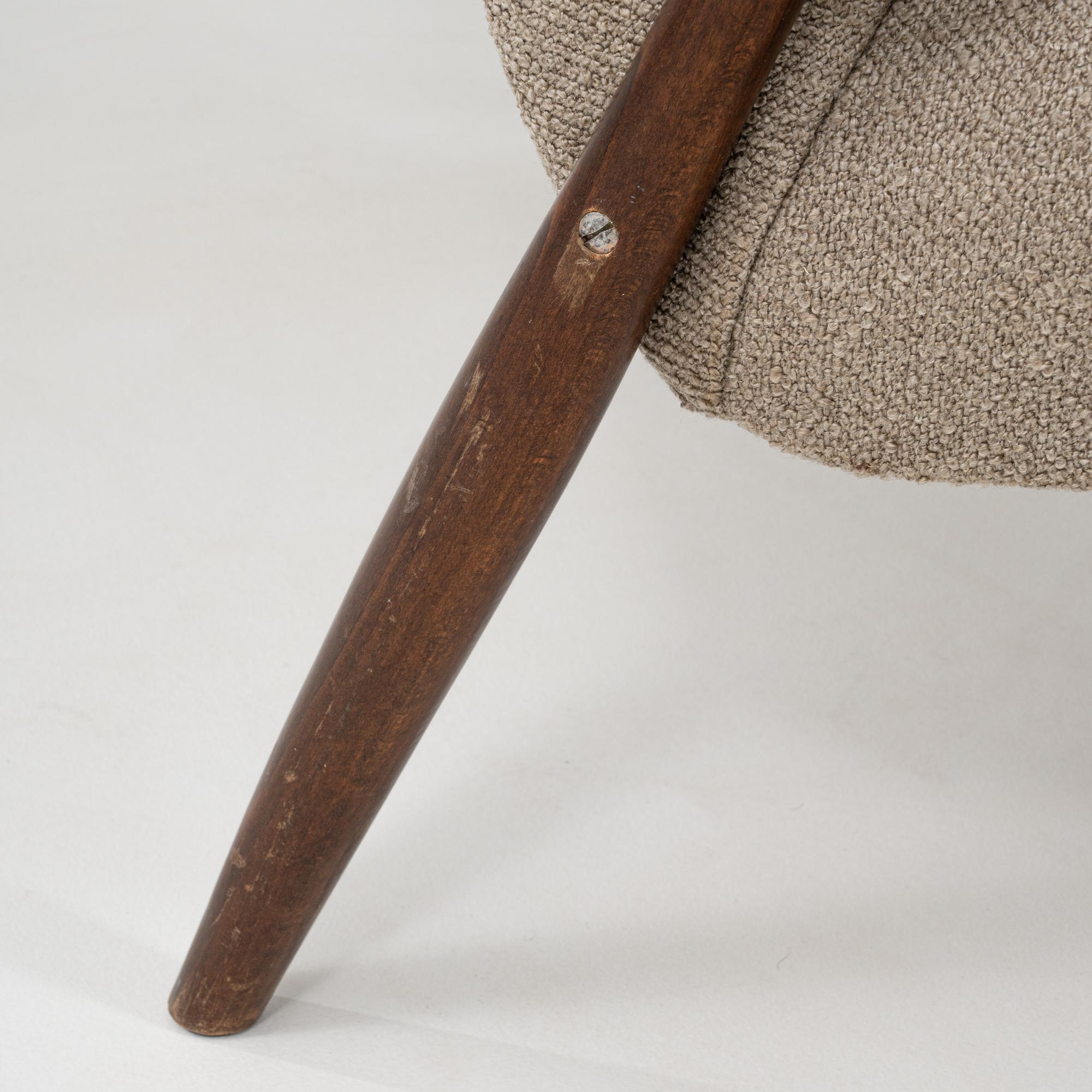 Fauteuil tapissé tchèque des années 1960 par TON en vente 6