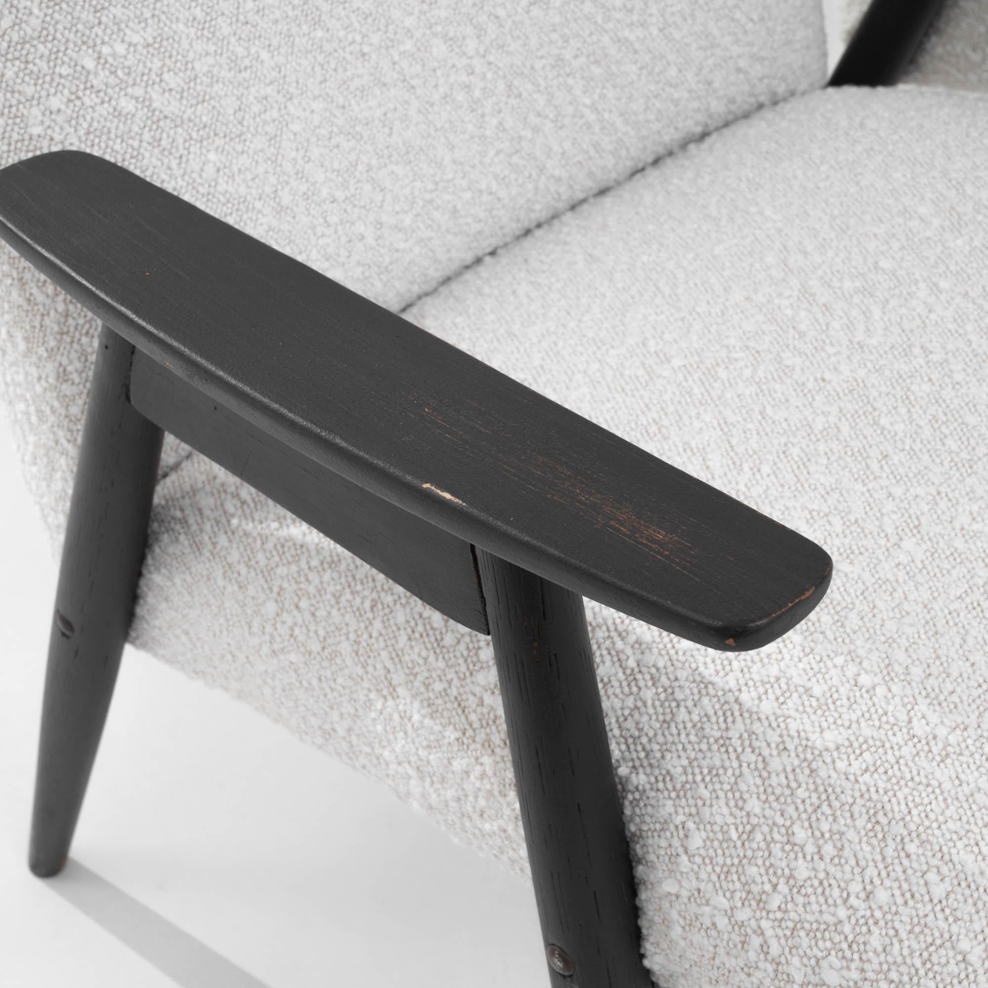 Paire de fauteuils tapissés tchèques des années 1960 en vente 5