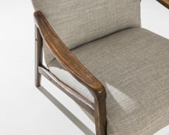 Poltrone imbottite ceche degli anni '60, struttura in Wood, coppia moderna di metà secolo