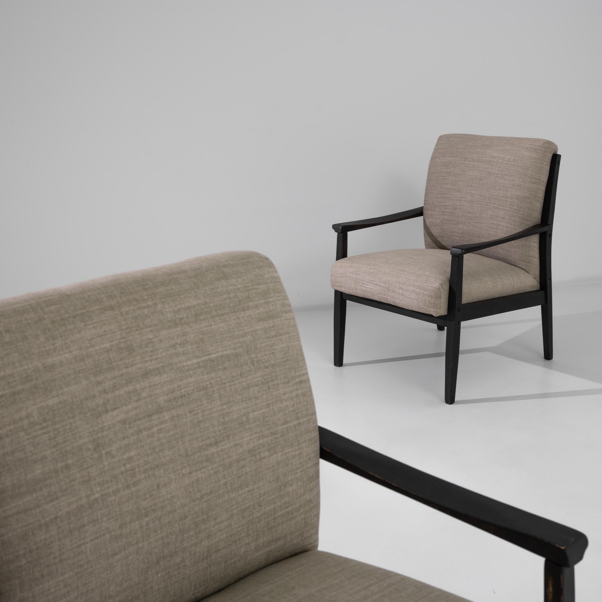 Tchèque Paire de fauteuils tapissés tchèques des années 1960 en vente